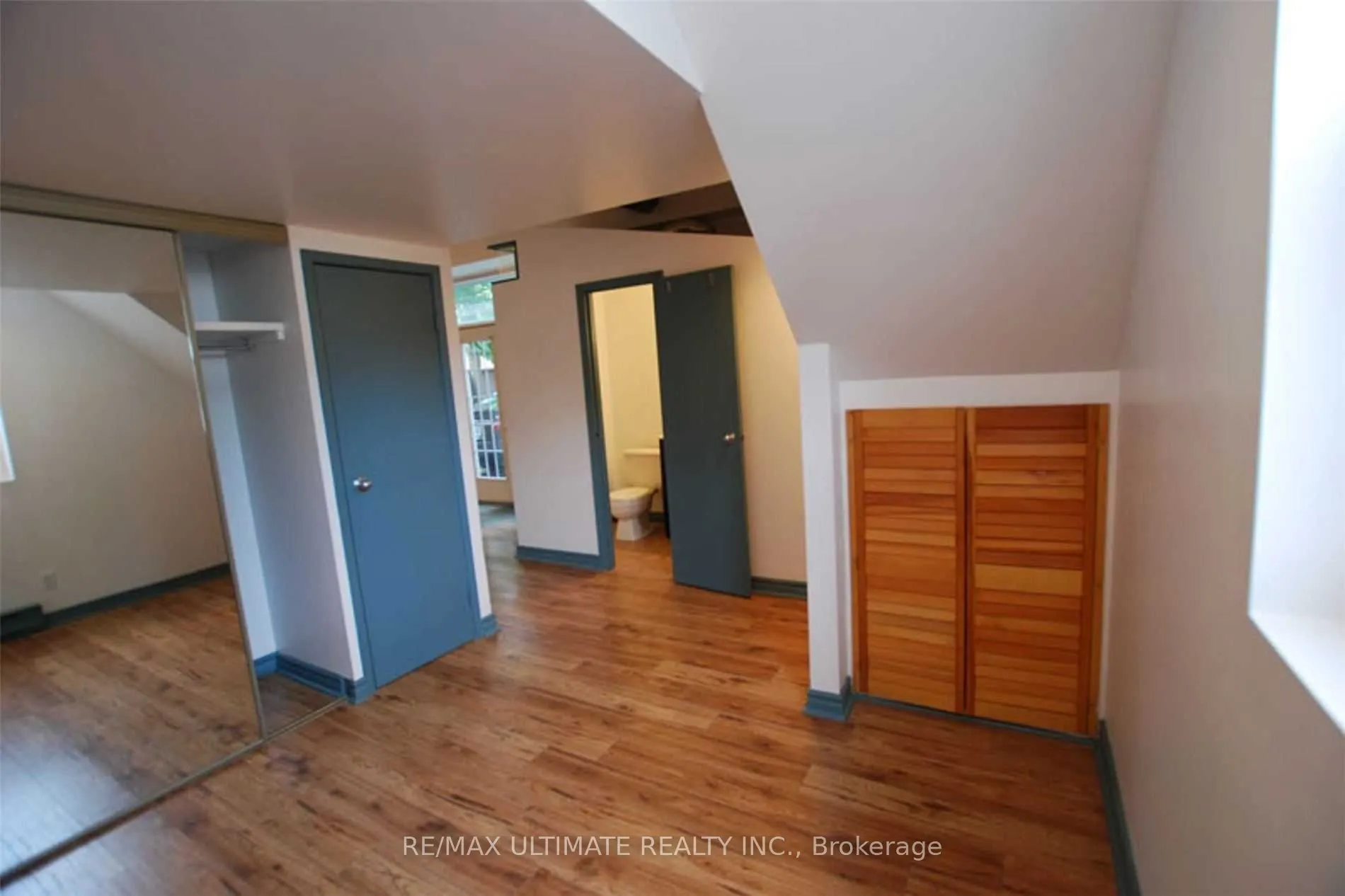 93 Spadina Road