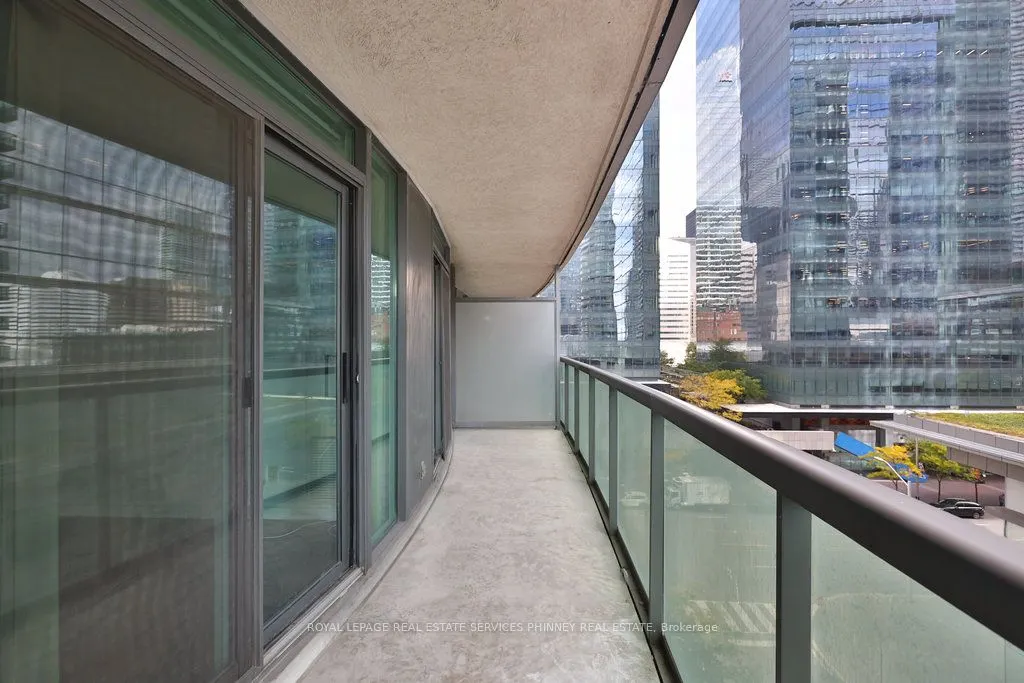 30 Grand Trunk Crescent #708