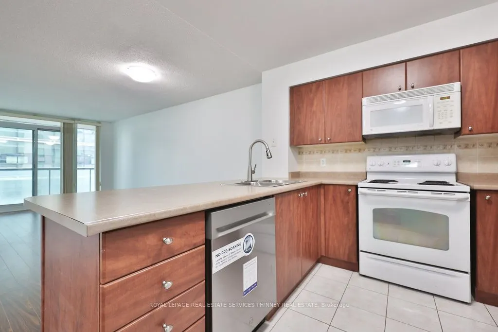 30 Grand Trunk Crescent #708