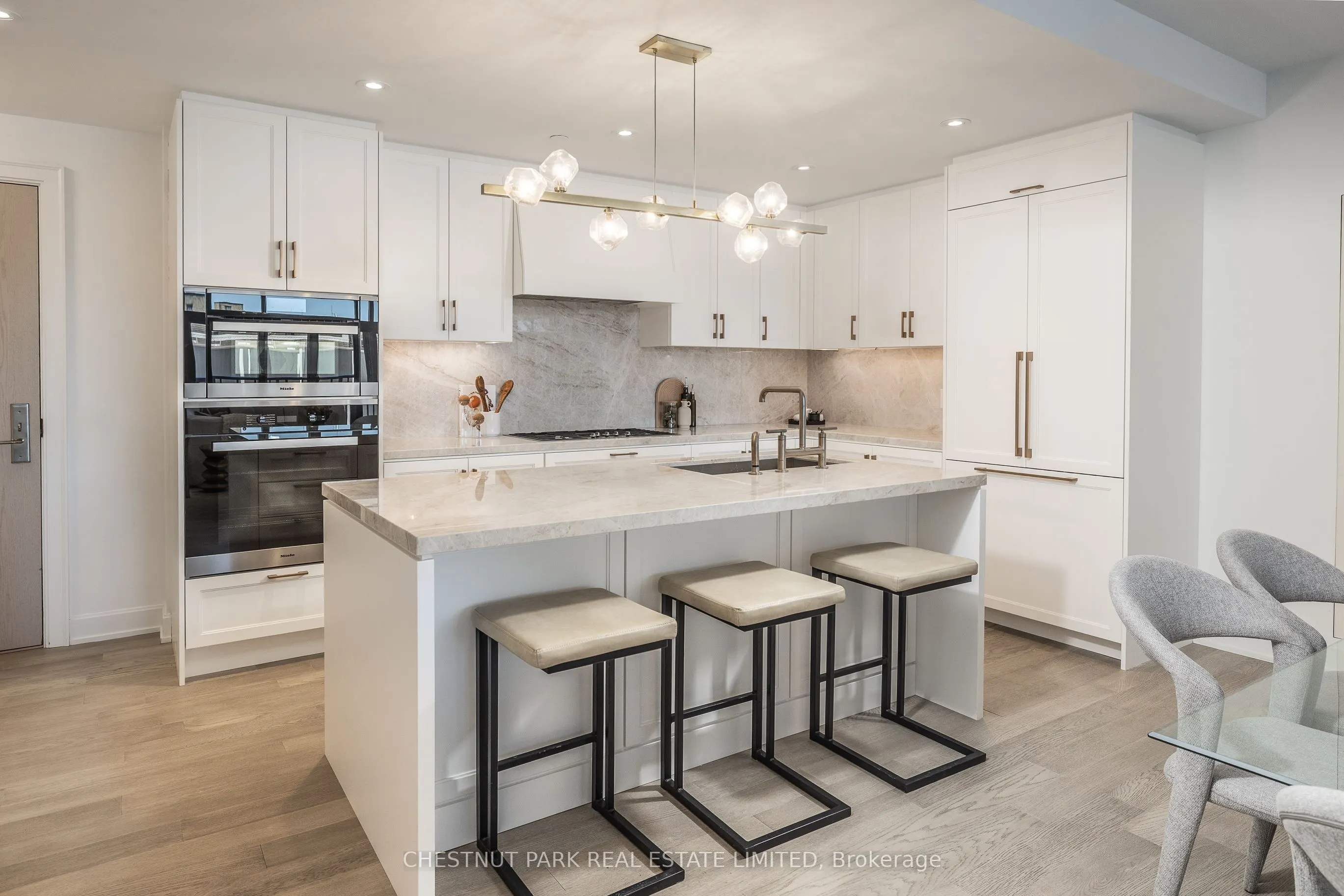 1 Strathgowan Avenue #408
