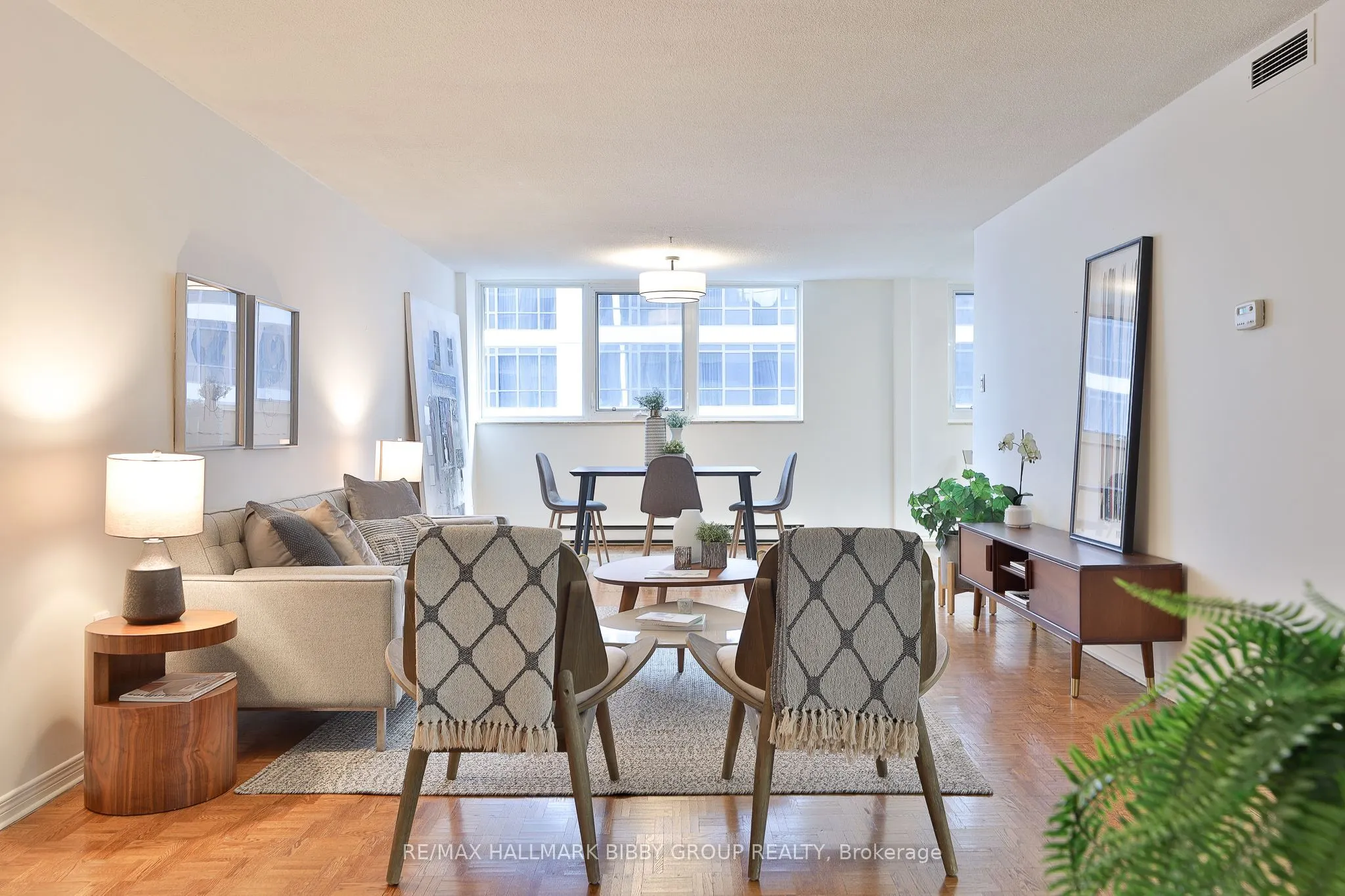 360 Bloor Street E #1007