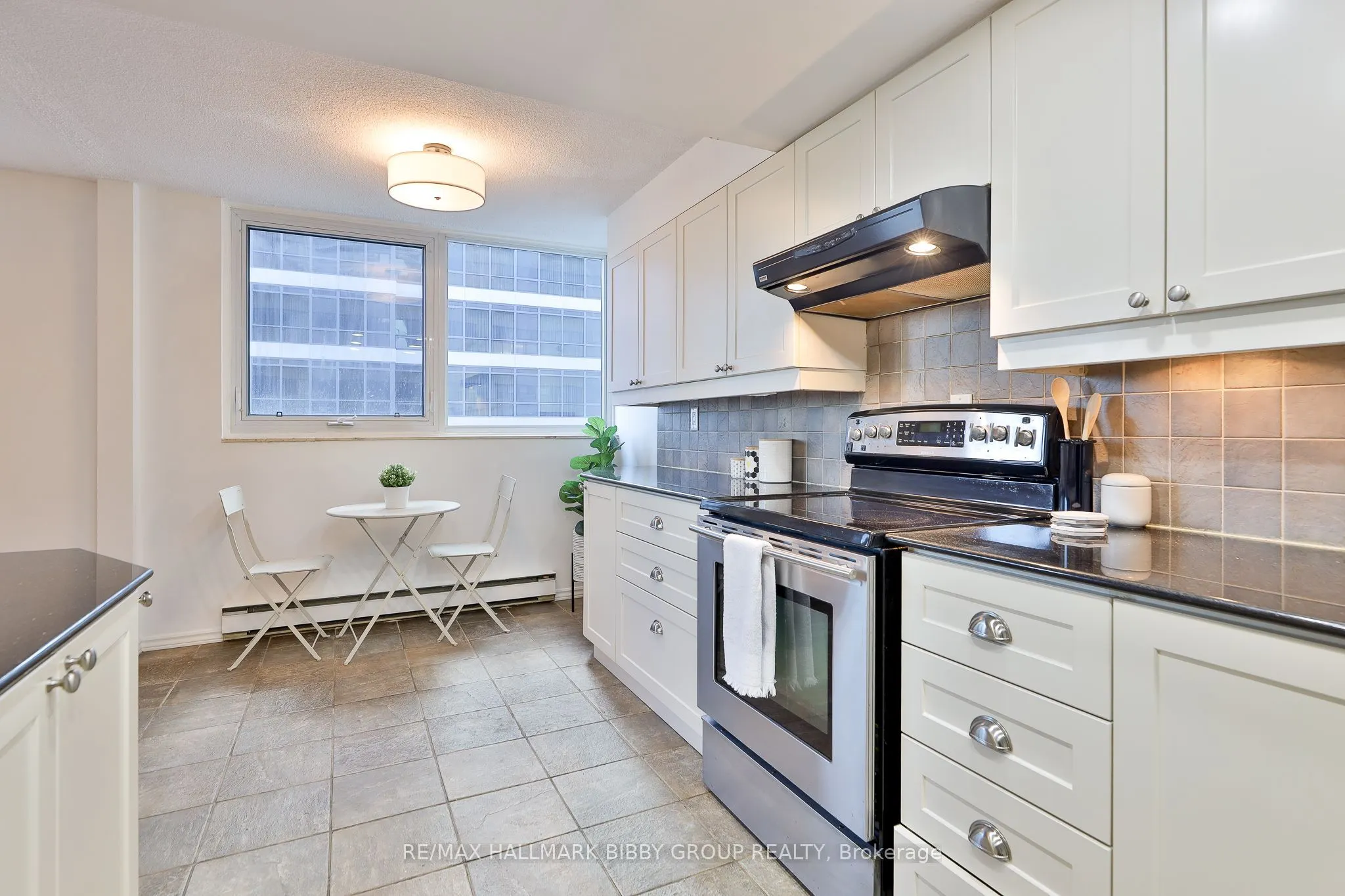 360 Bloor Street E #1007