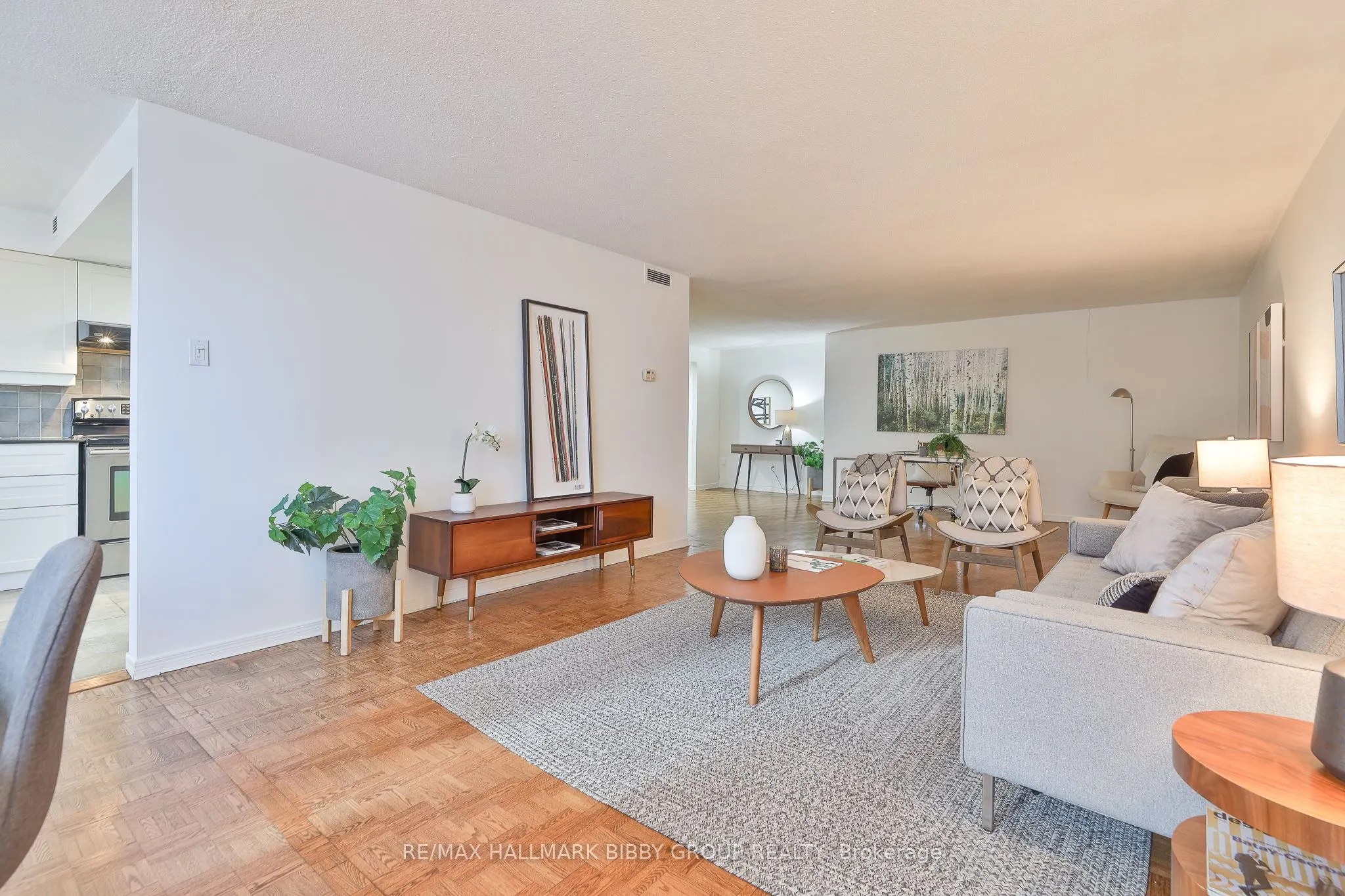 360 Bloor Street E #1007