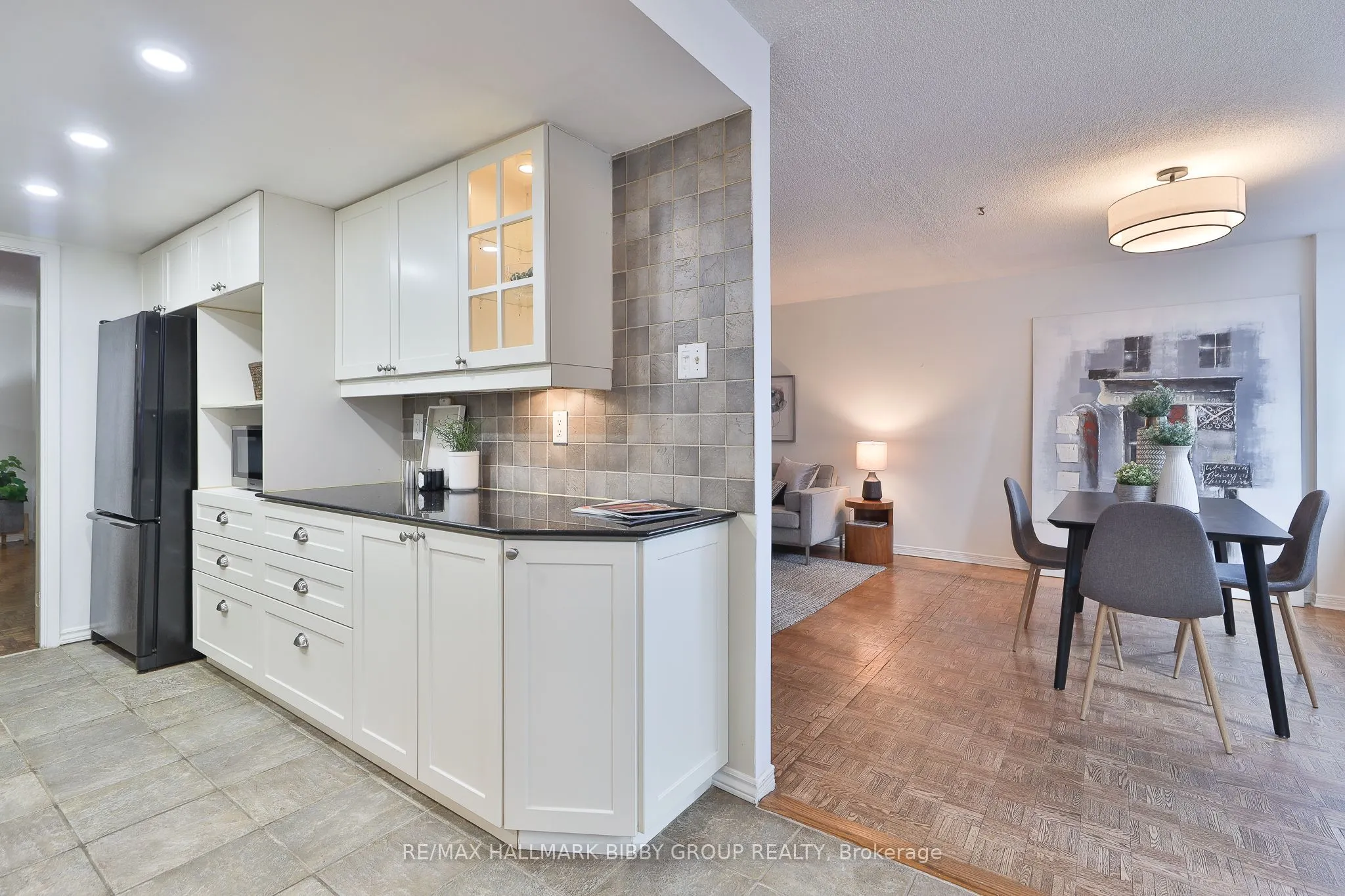 360 Bloor Street E #1007