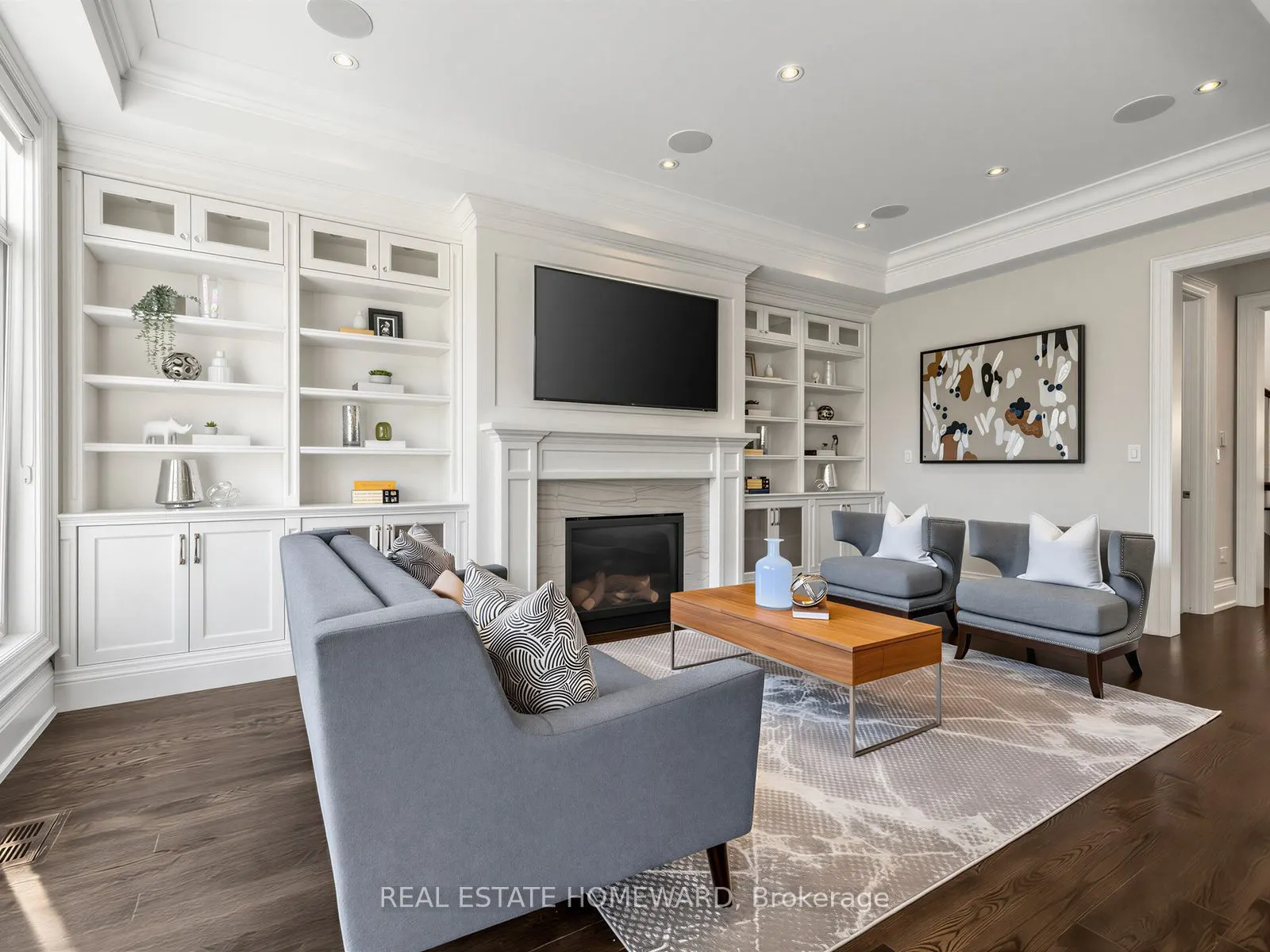 553 Broadway Avenue