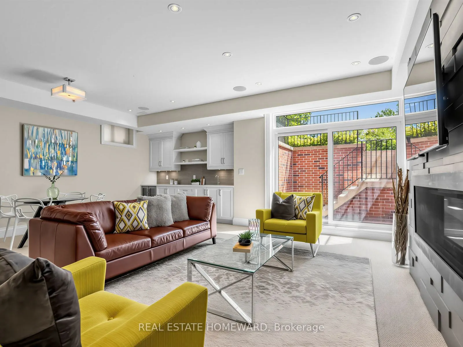 553 Broadway Avenue