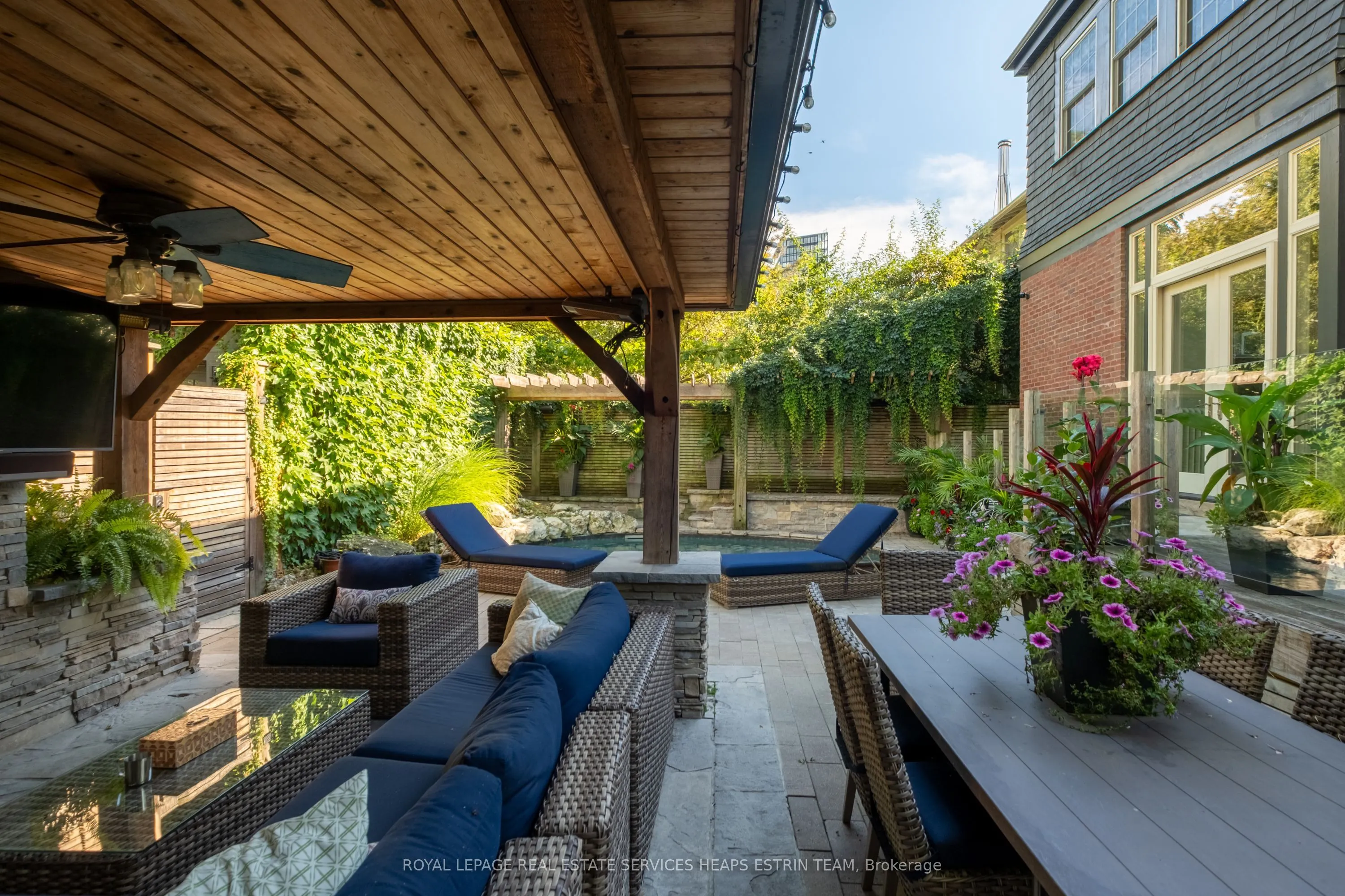 43 Maple Avenue