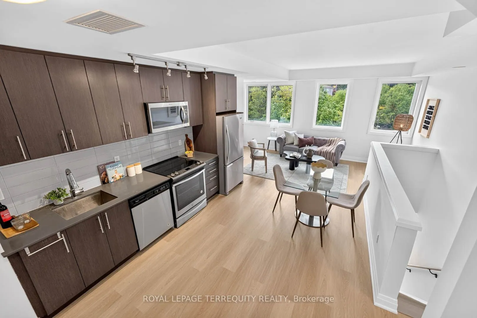 780 Sheppard Avenue E #16