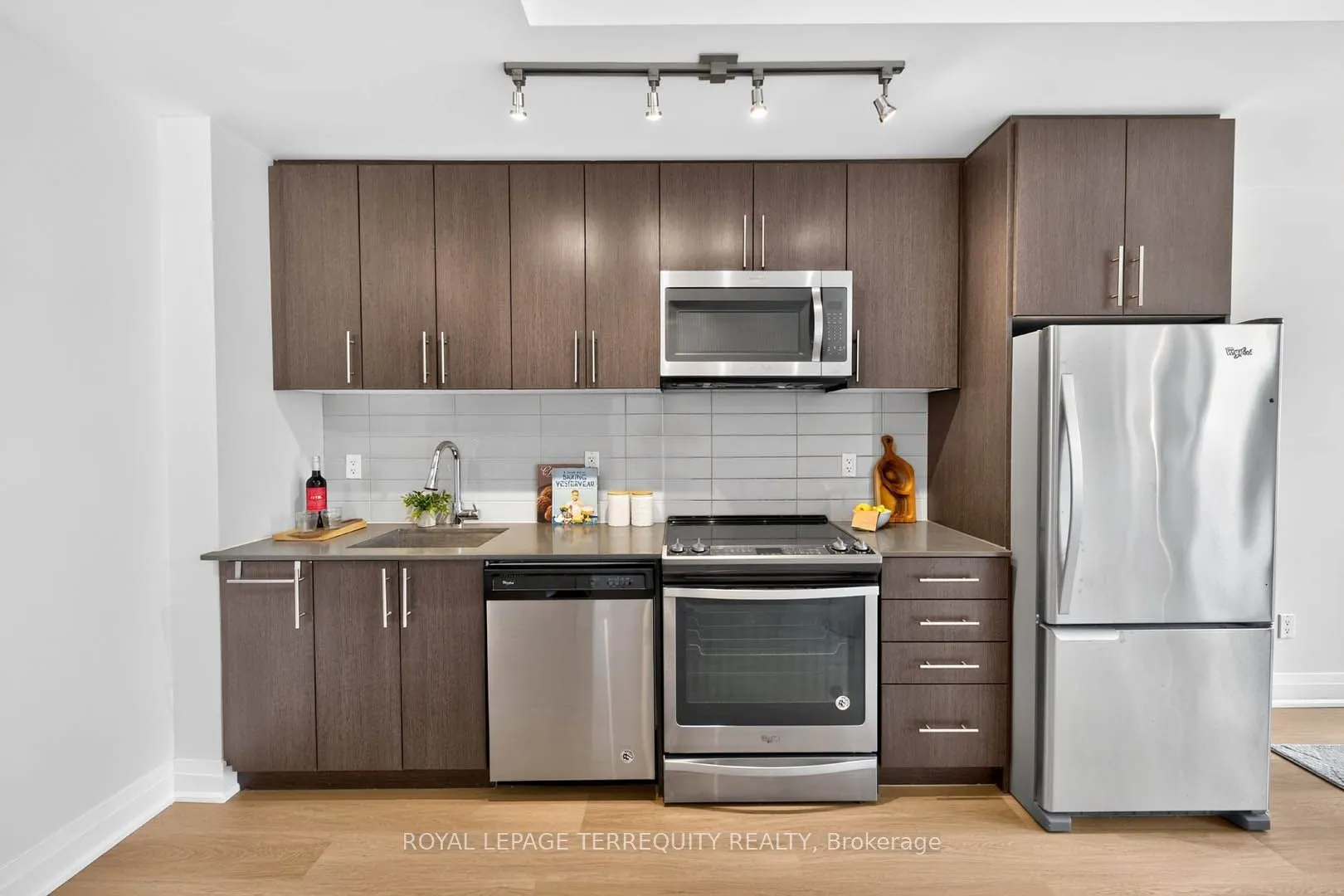 780 Sheppard Avenue E #16