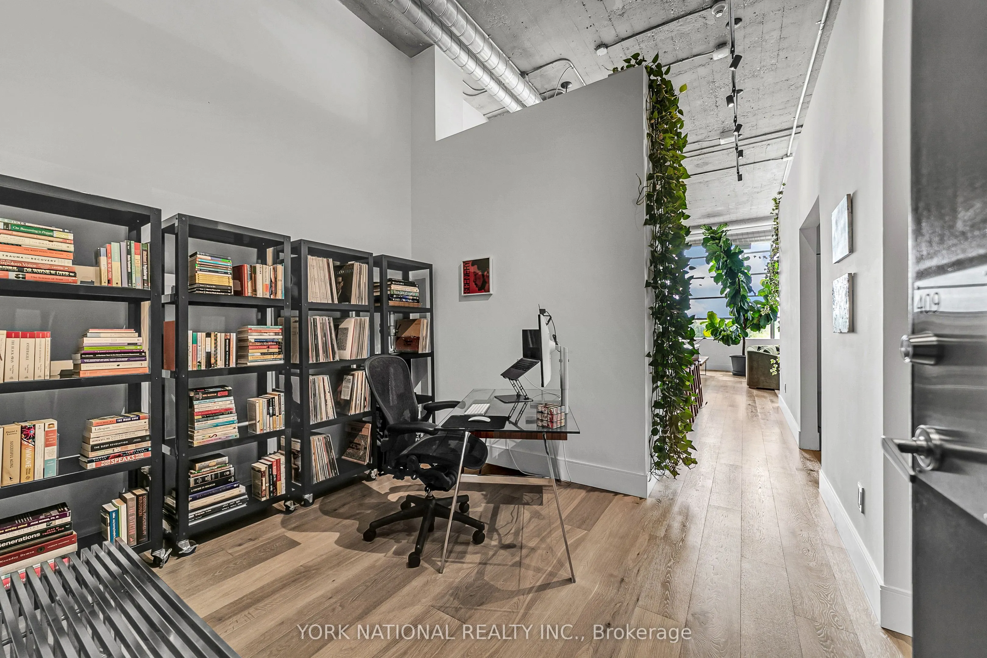 637 Lake Shore Boulevard W #409