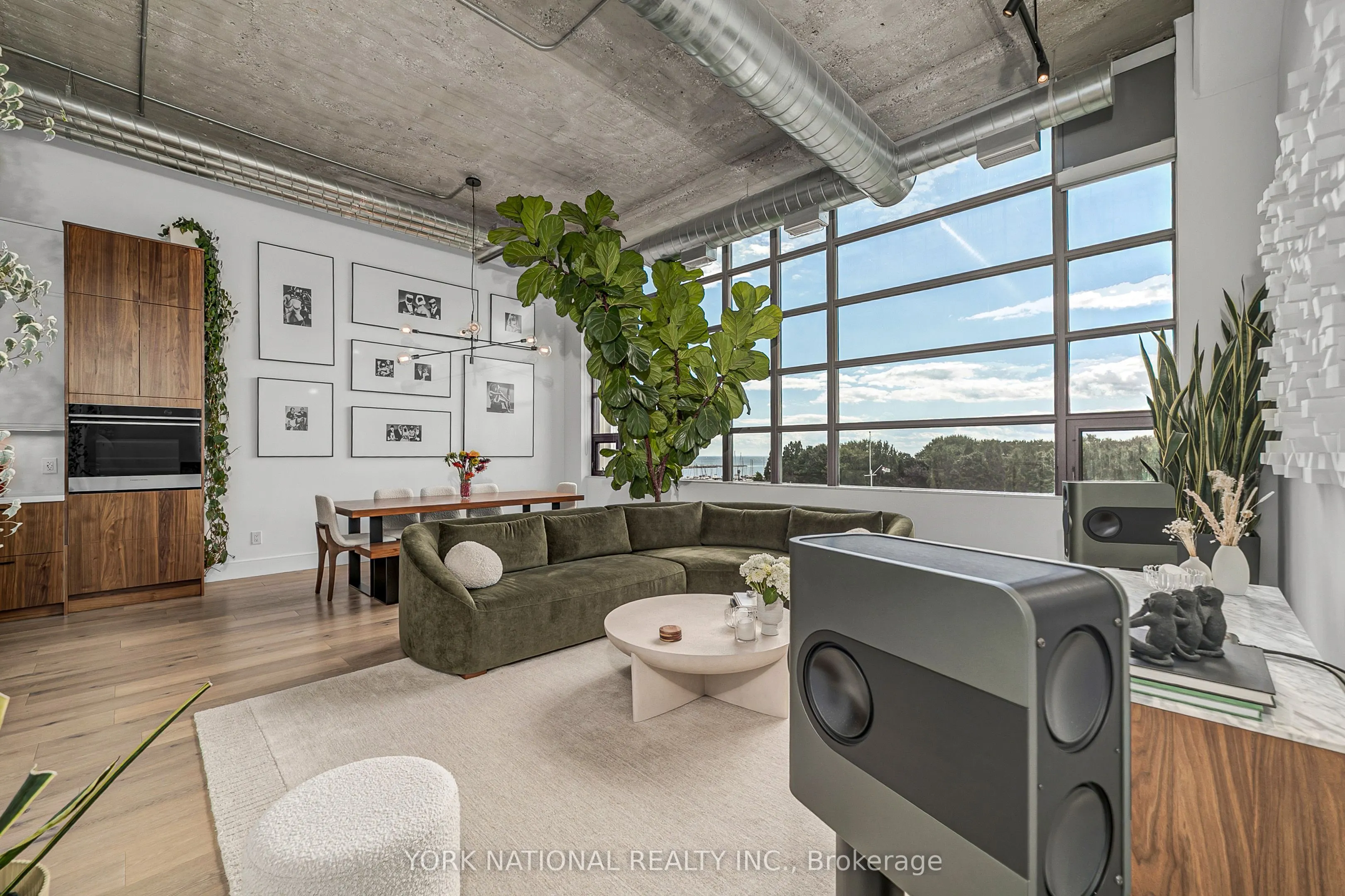 637 Lake Shore Boulevard W #409