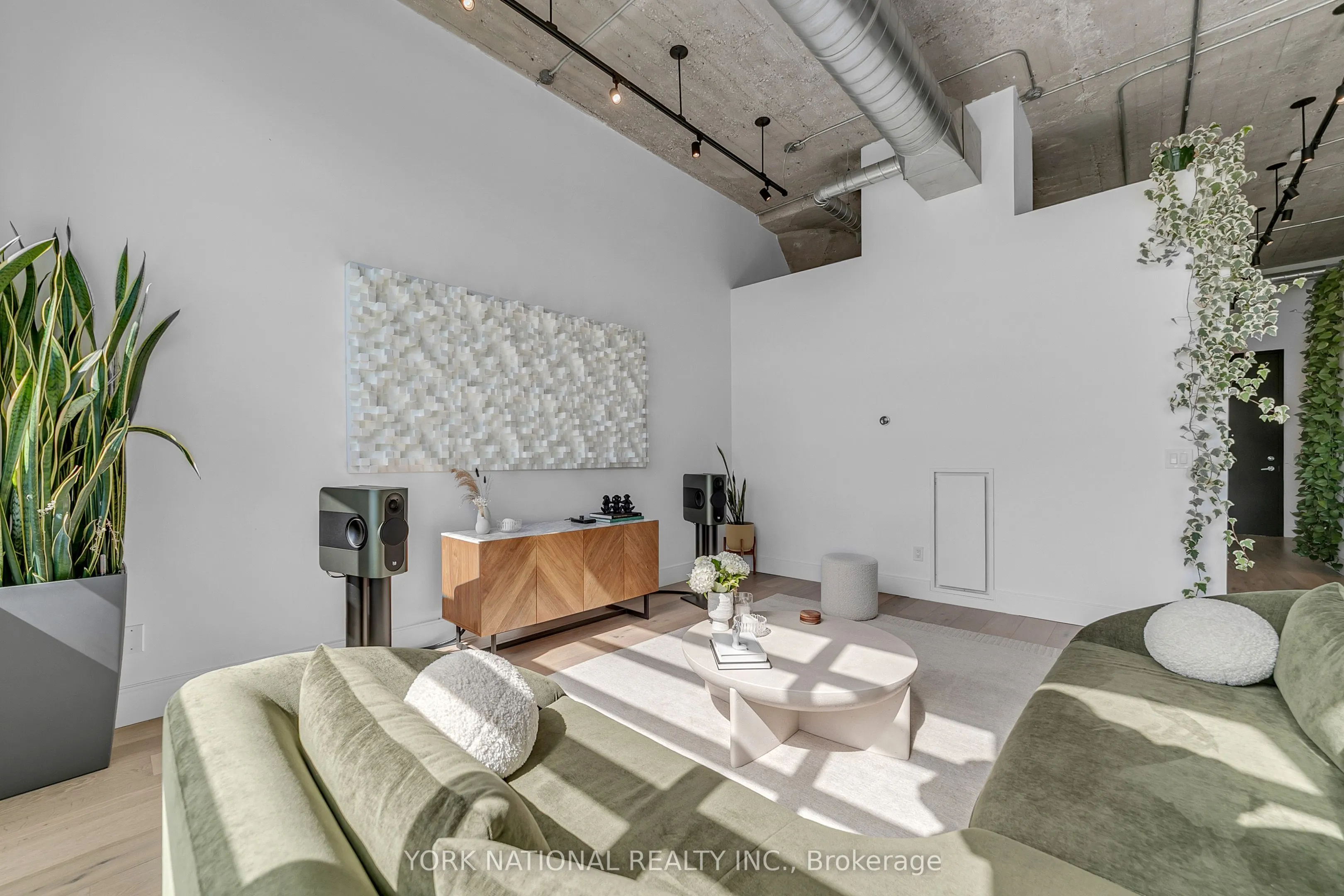 637 Lake Shore Boulevard W #409