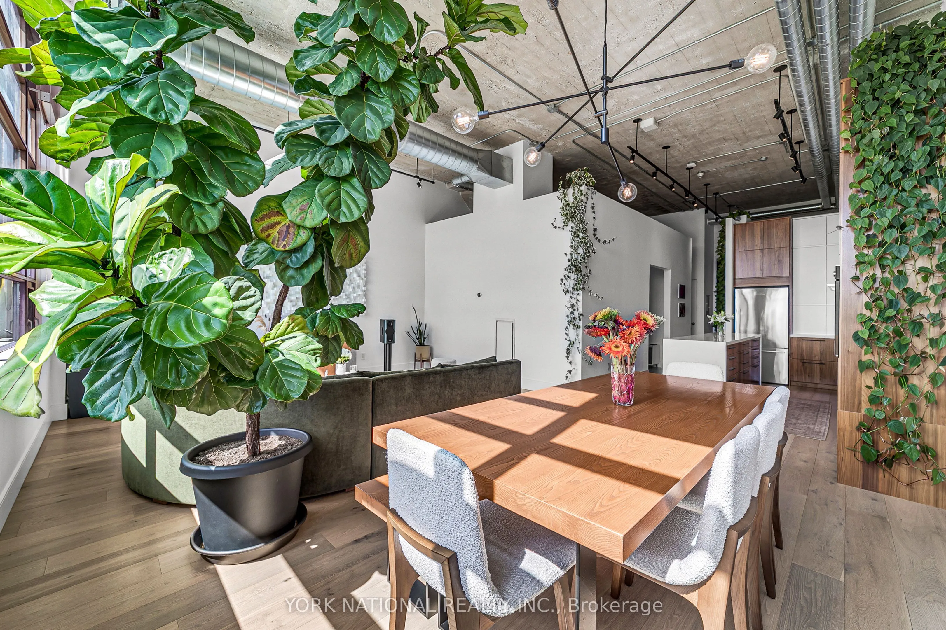 637 Lake Shore Boulevard W #409