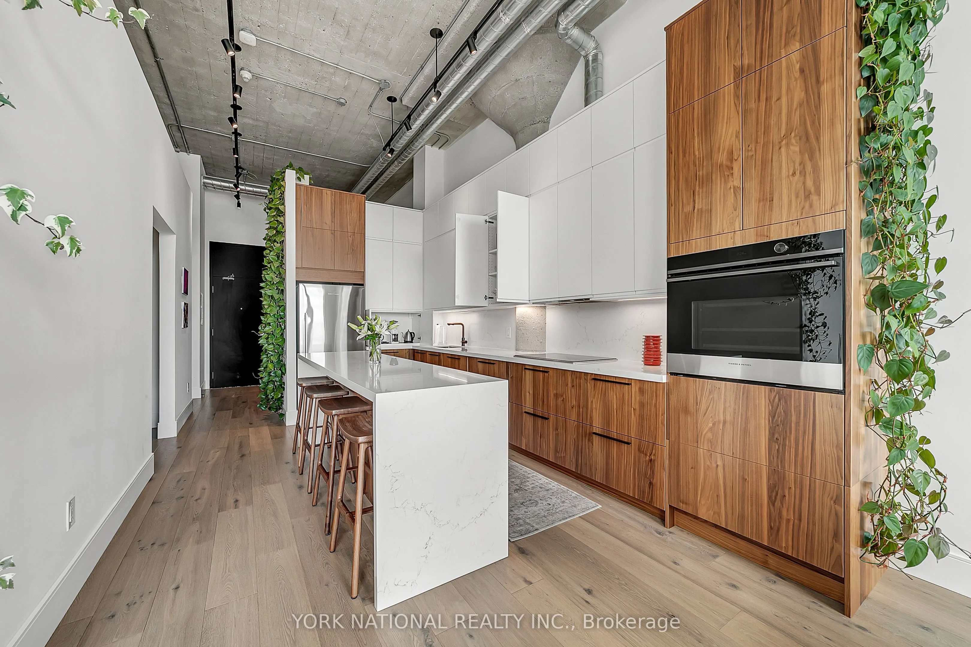 637 Lake Shore Boulevard W #409