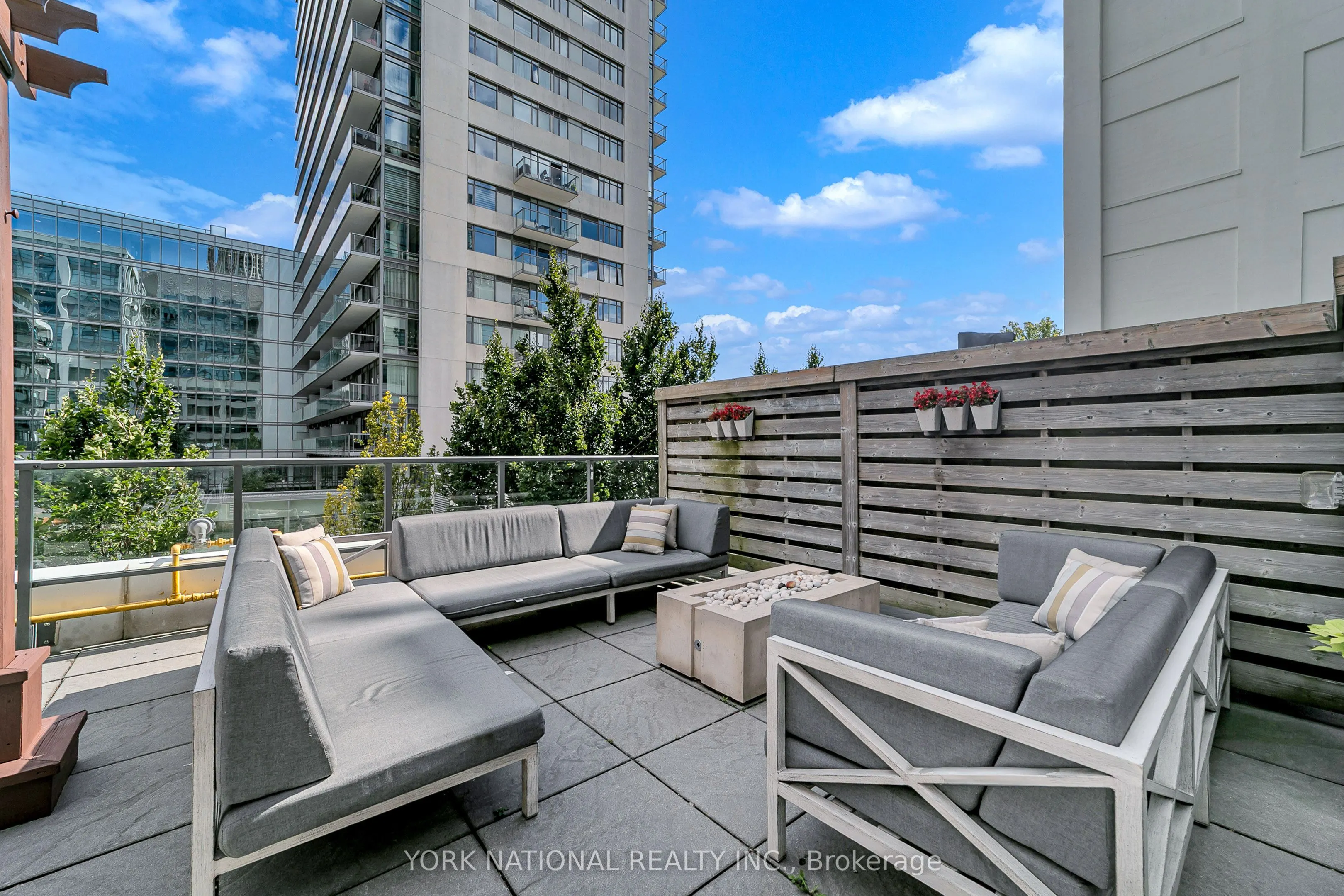 637 Lake Shore Boulevard W #409