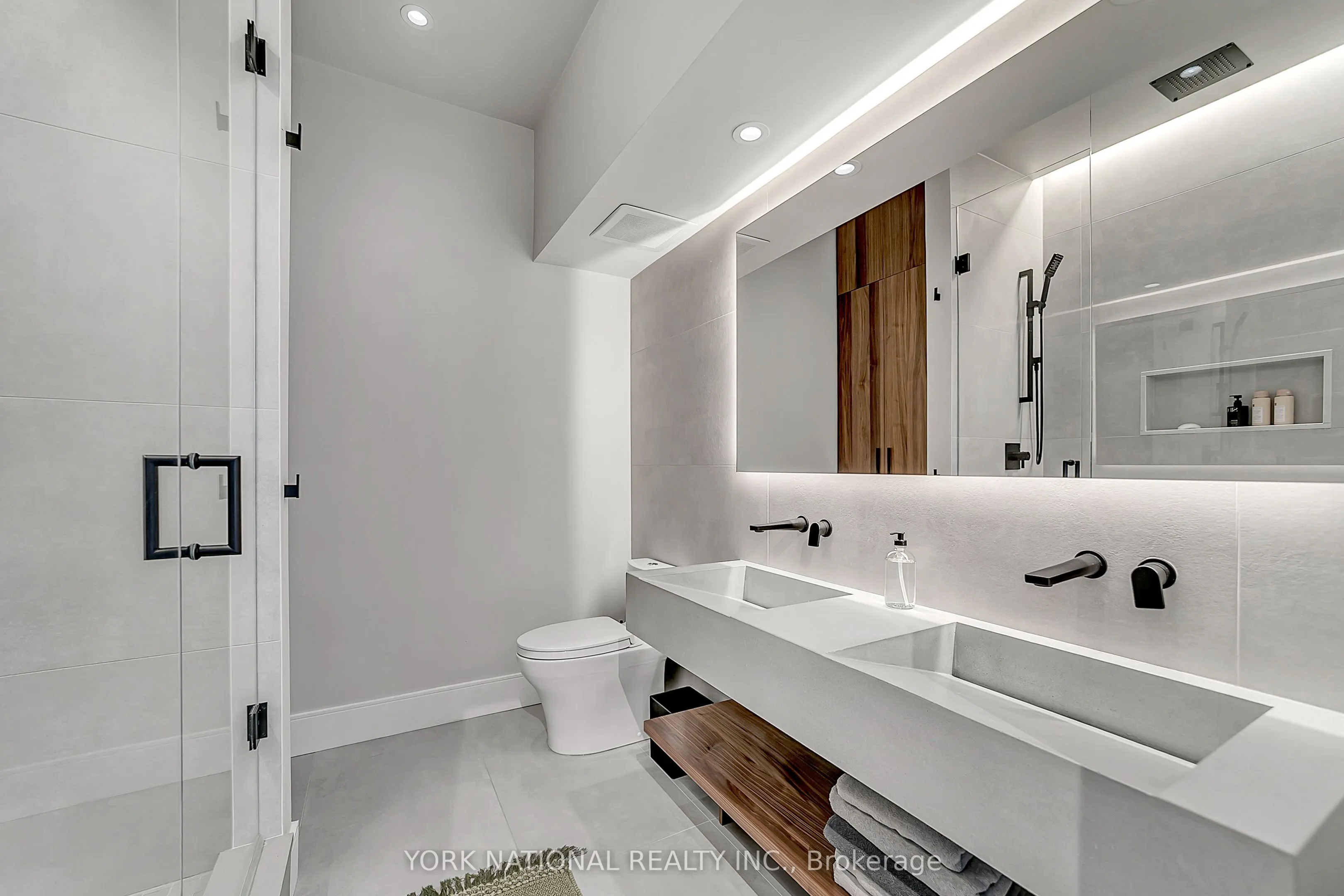 637 Lake Shore Boulevard W #409