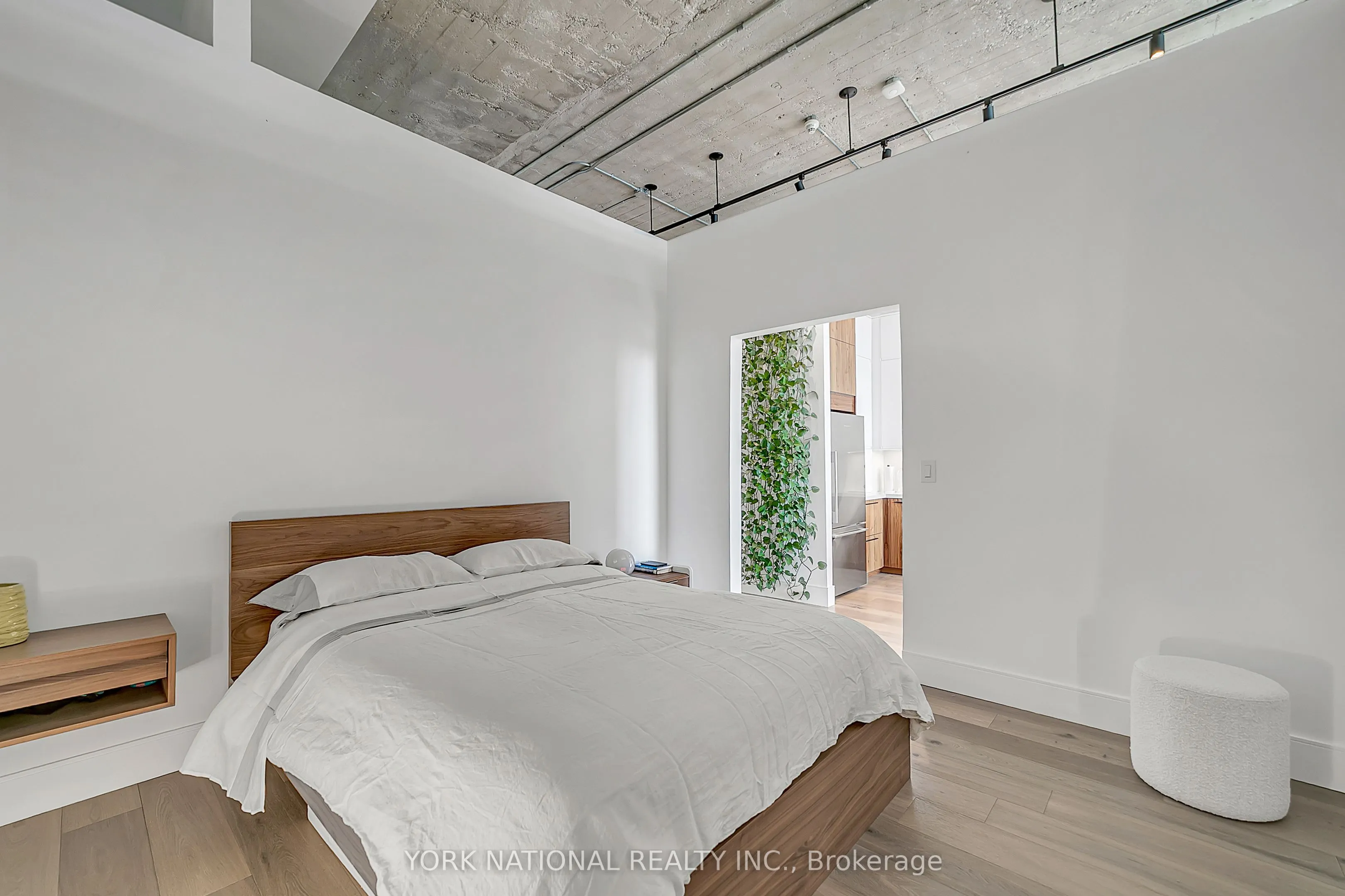 637 Lake Shore Boulevard W #409
