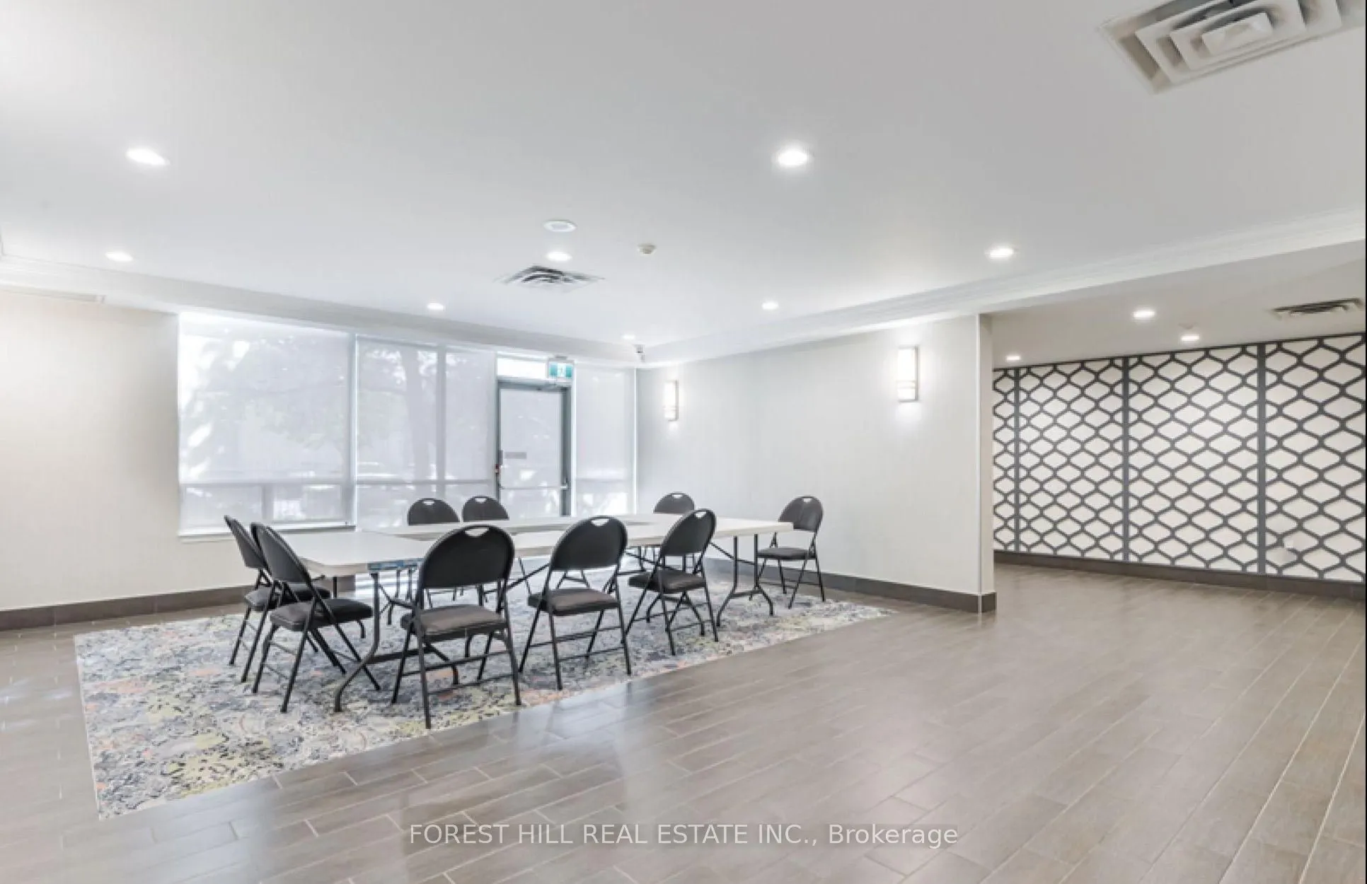 2 Covington Road #401