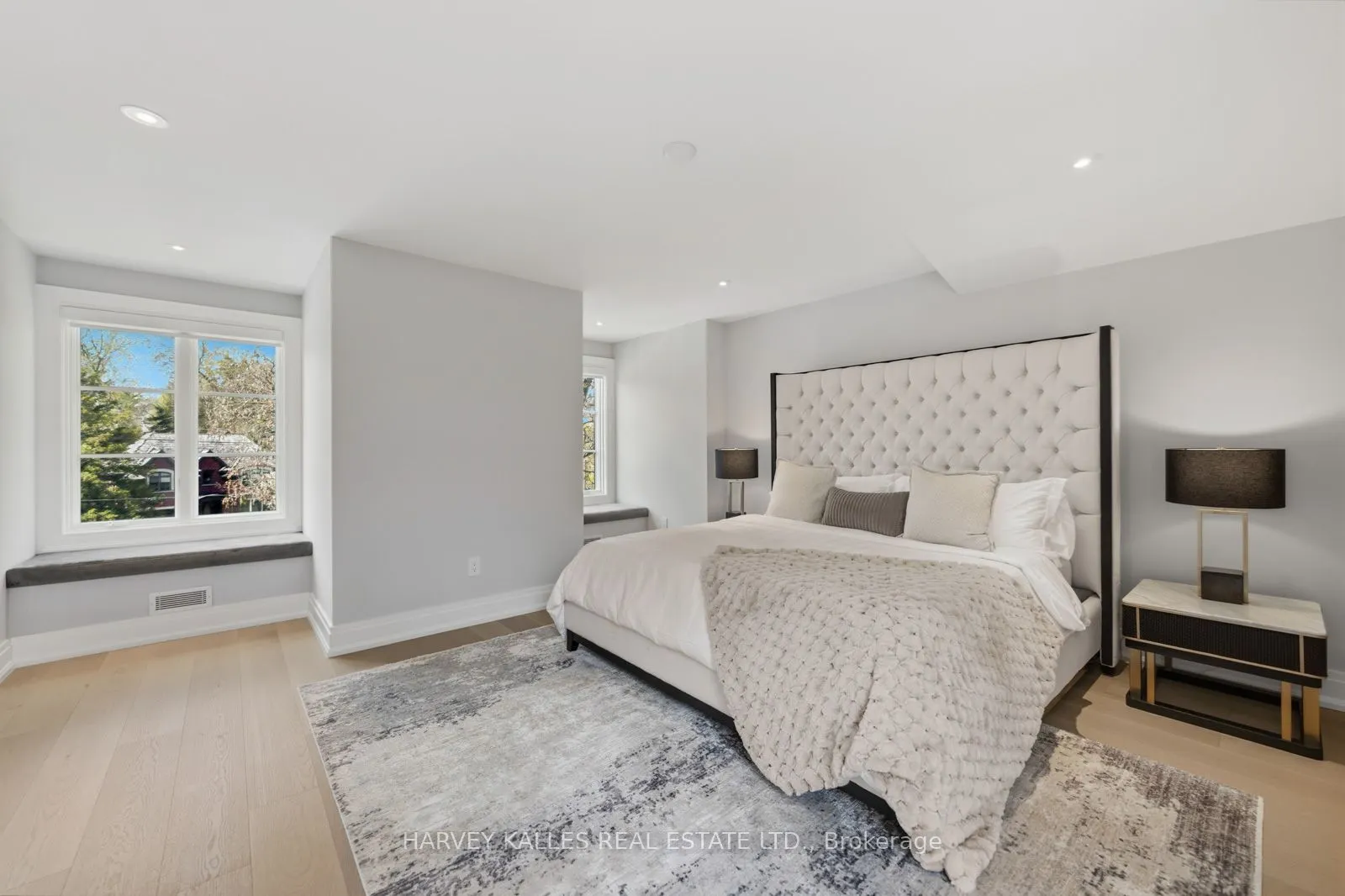 117 Yonge Boulevard