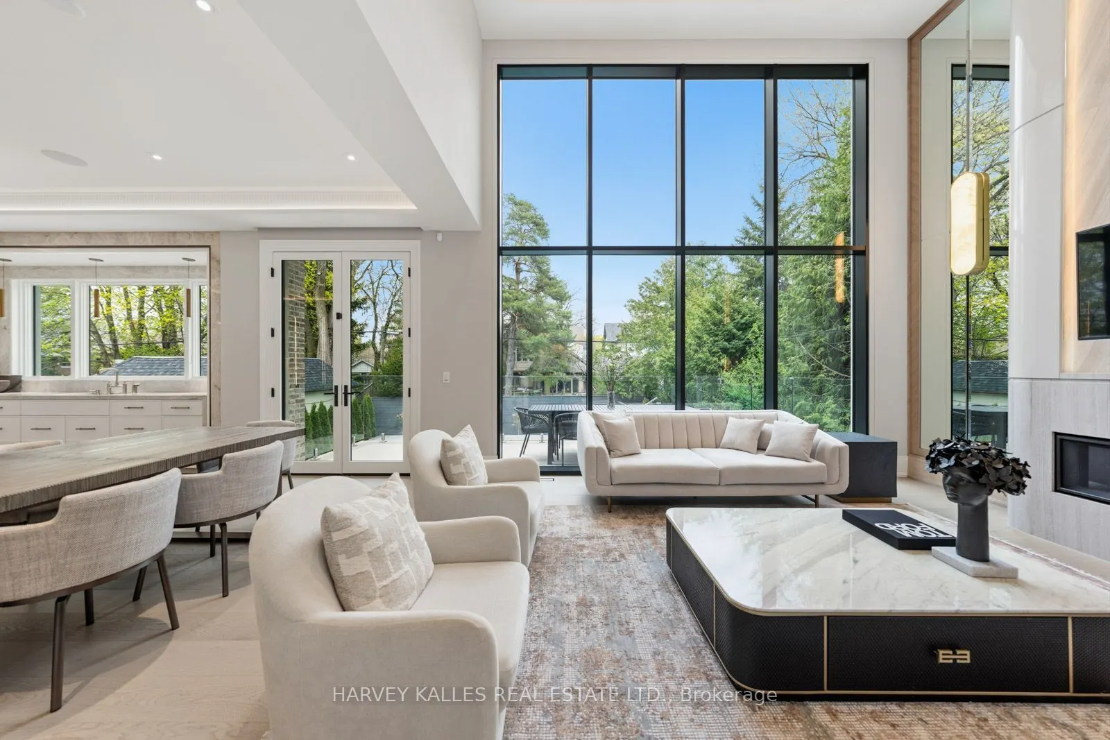 117 Yonge Boulevard