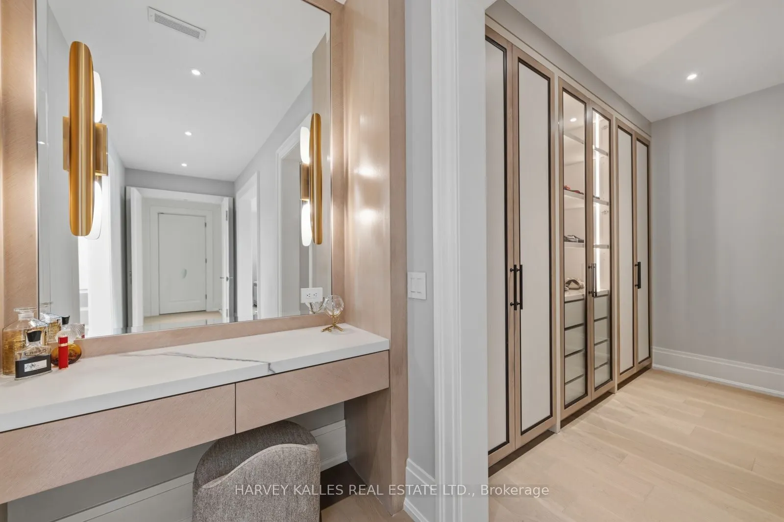 117 Yonge Boulevard