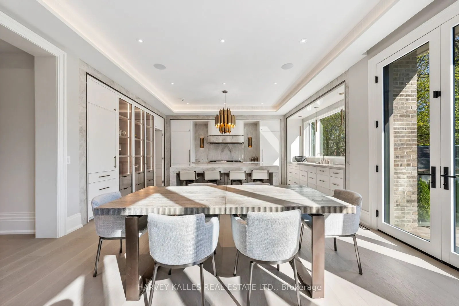 117 Yonge Boulevard
