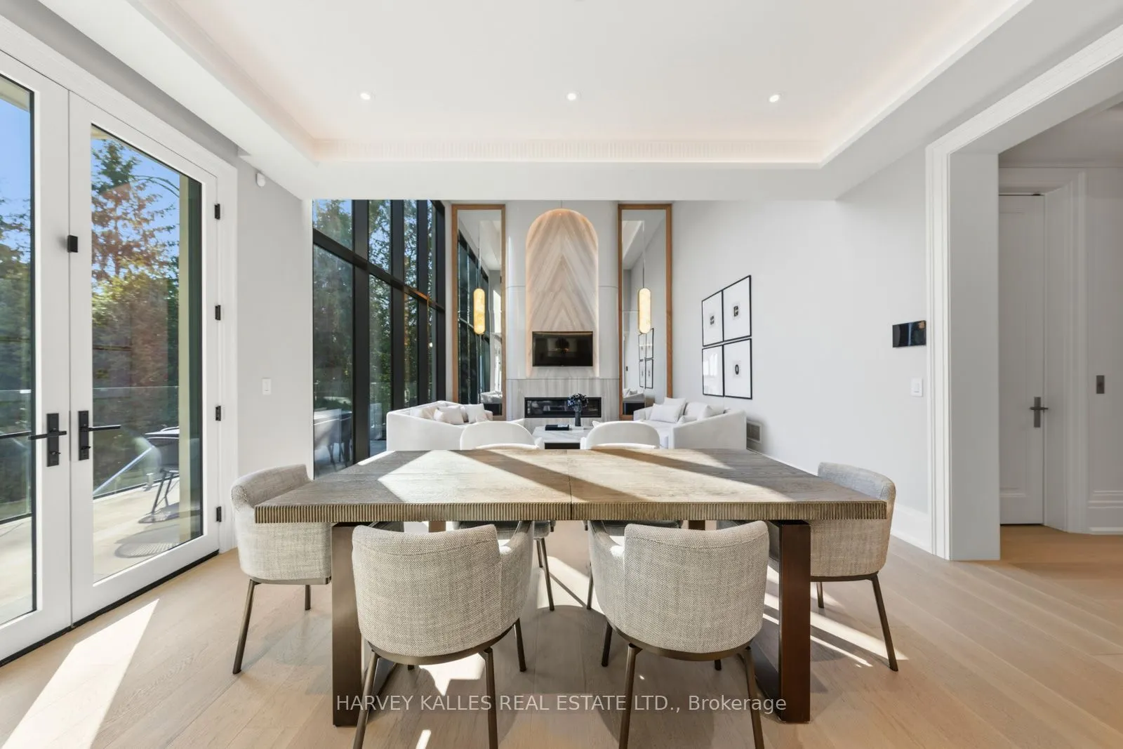 117 Yonge Boulevard