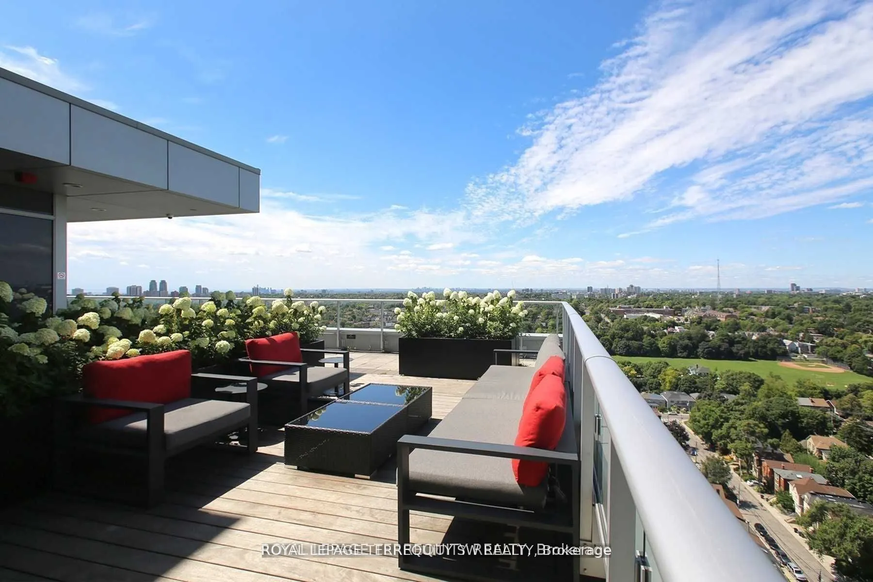 58 Orchard View Boulevard #902
