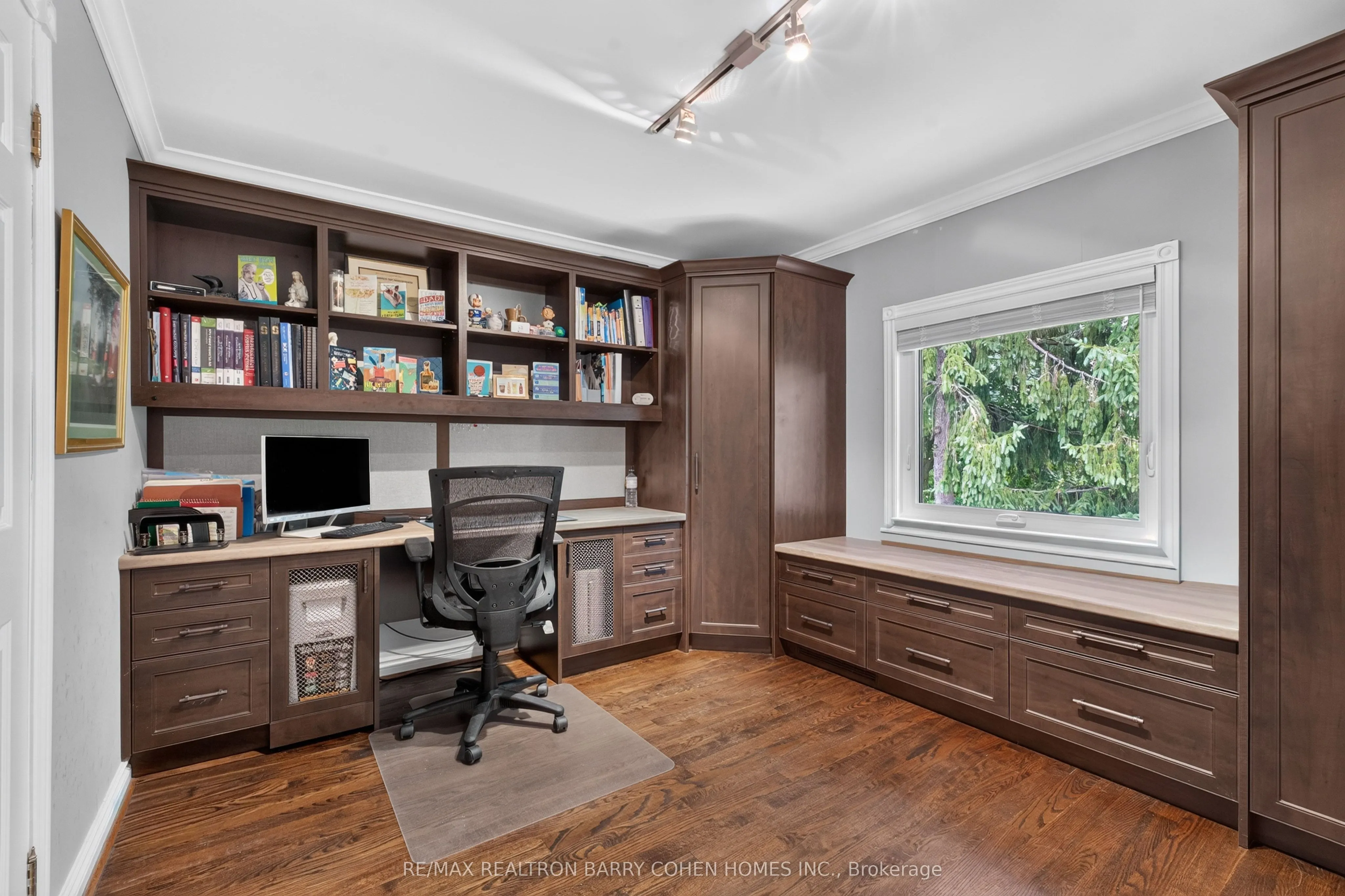 110 Upper Canada Drive