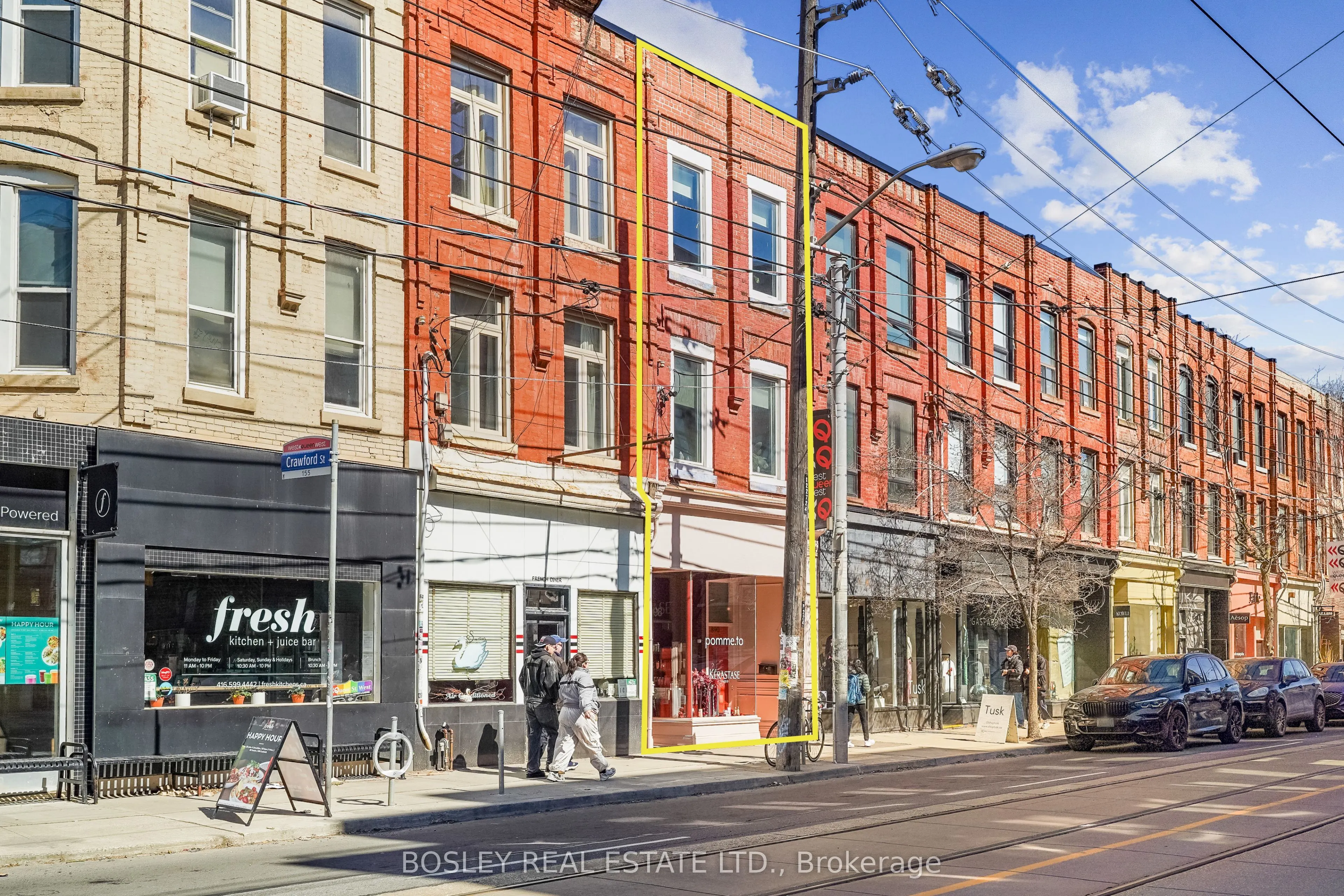 890 Queen Street W