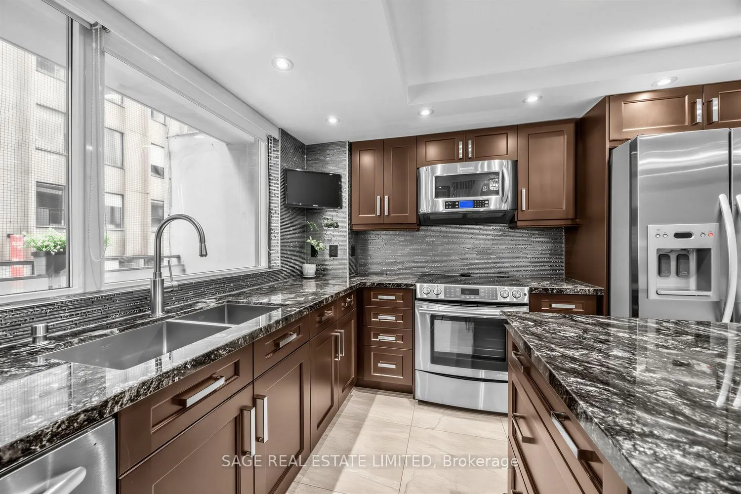 80 Cumberland Street #303