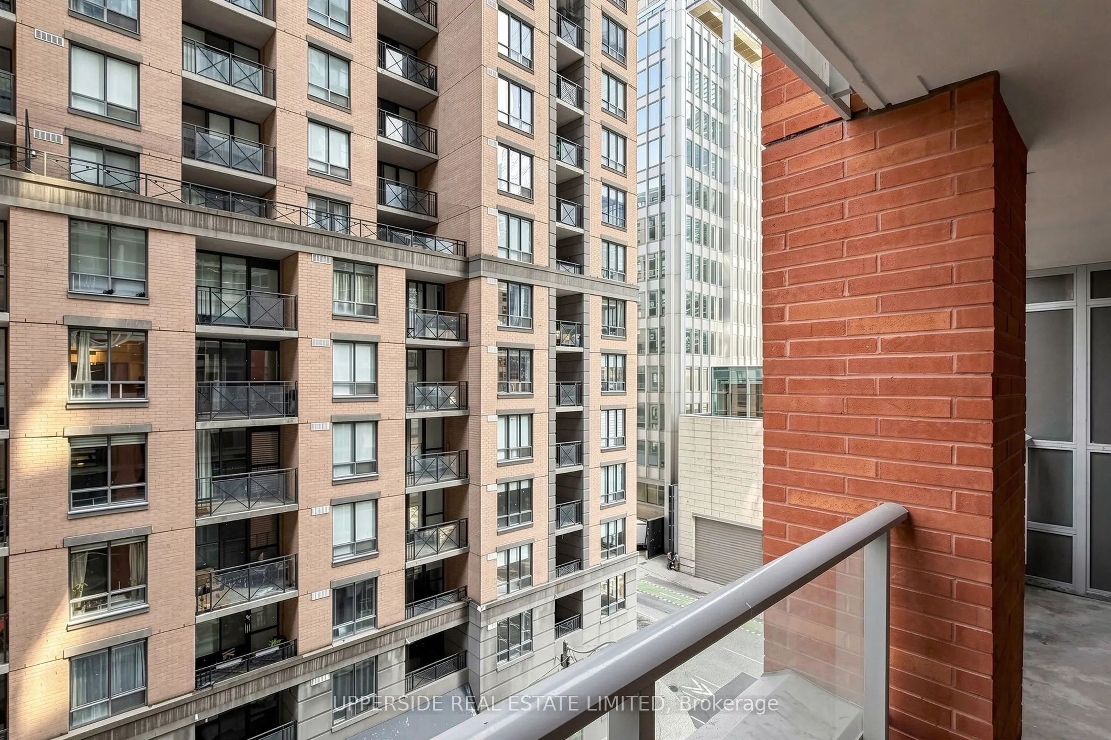 126 Simcoe Street #607