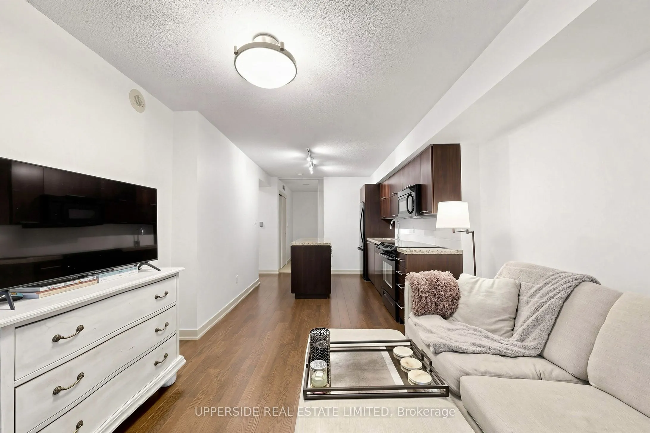 126 Simcoe Street #607