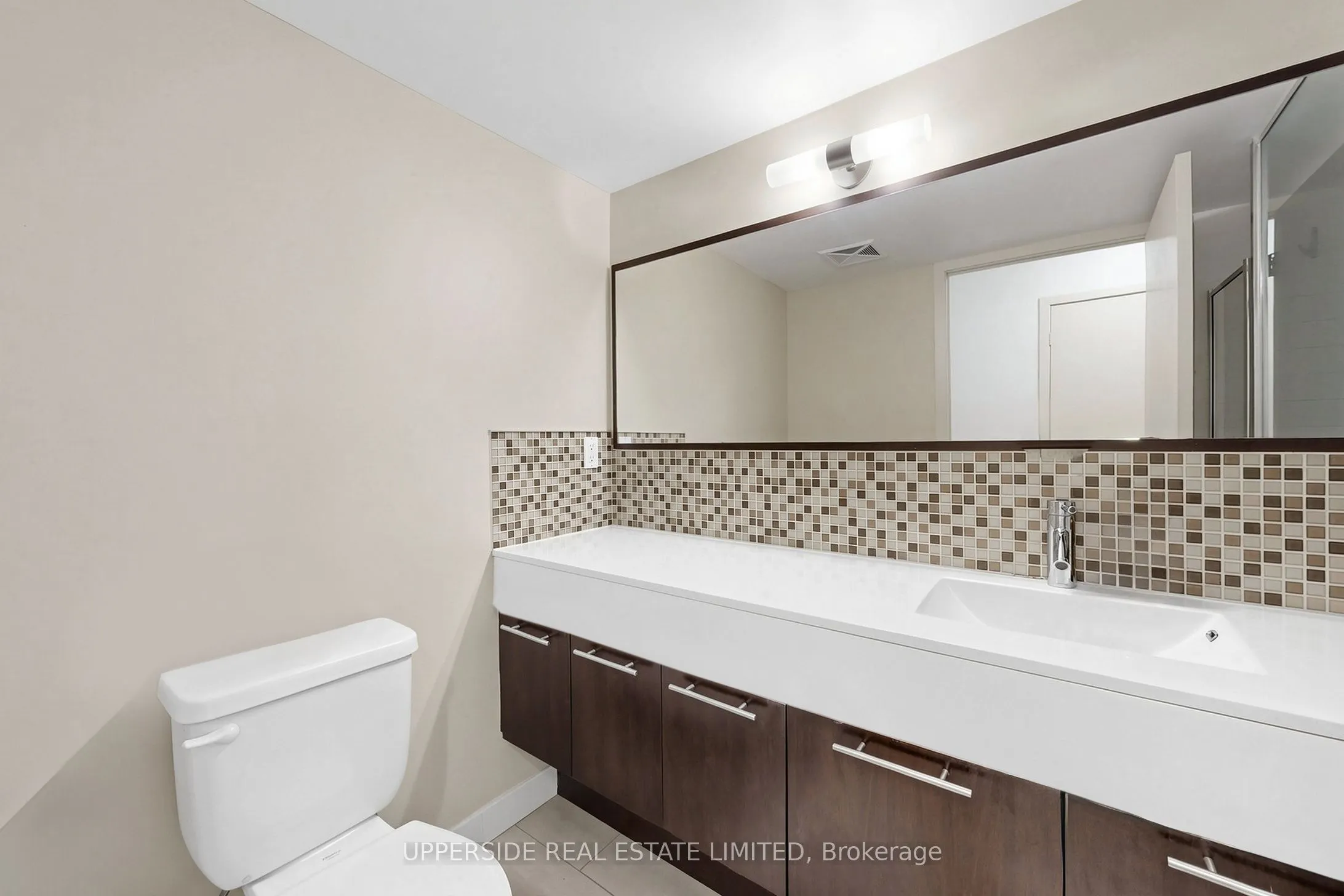 126 Simcoe Street #607