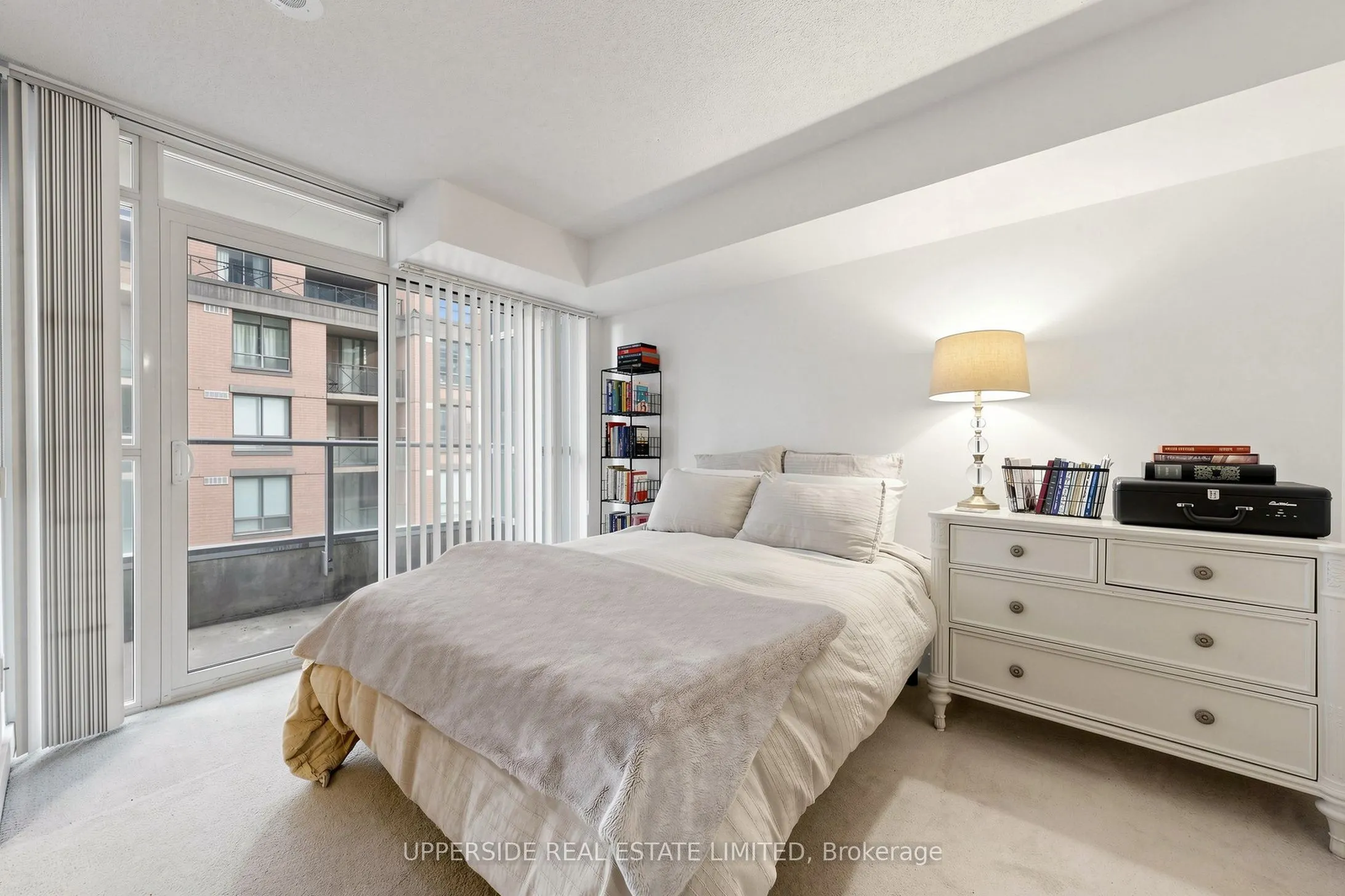 126 Simcoe Street #607