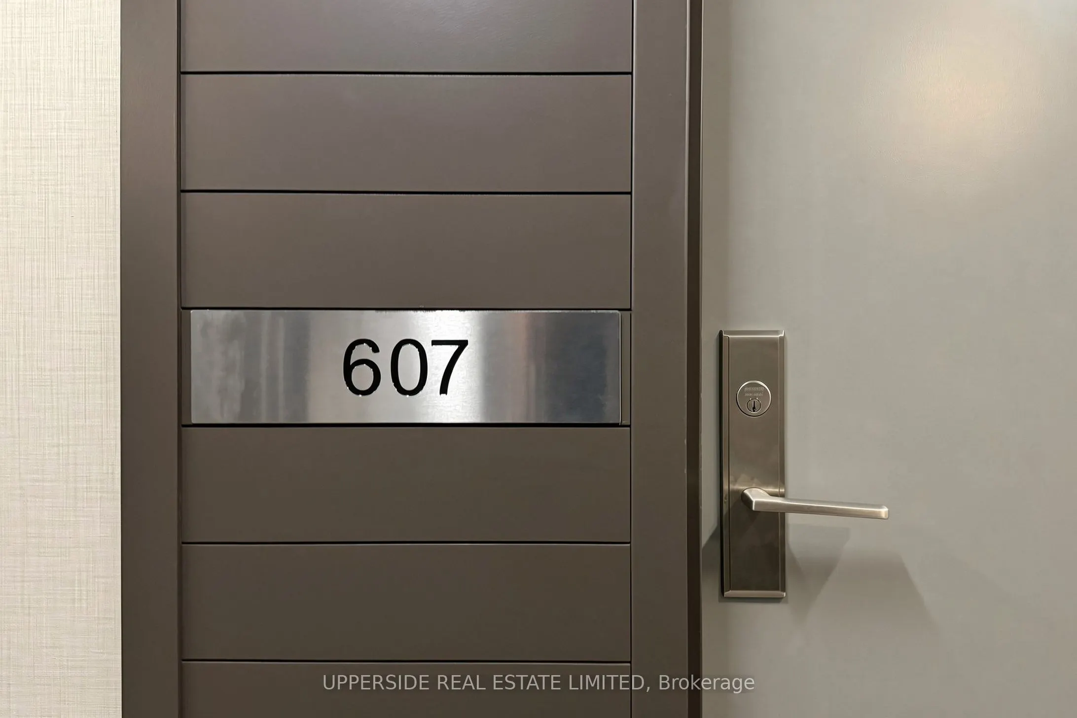 126 Simcoe Street #607