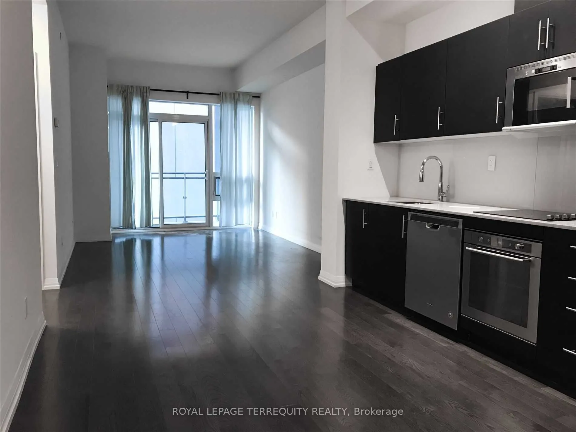 460 Adelaide Street E #801
