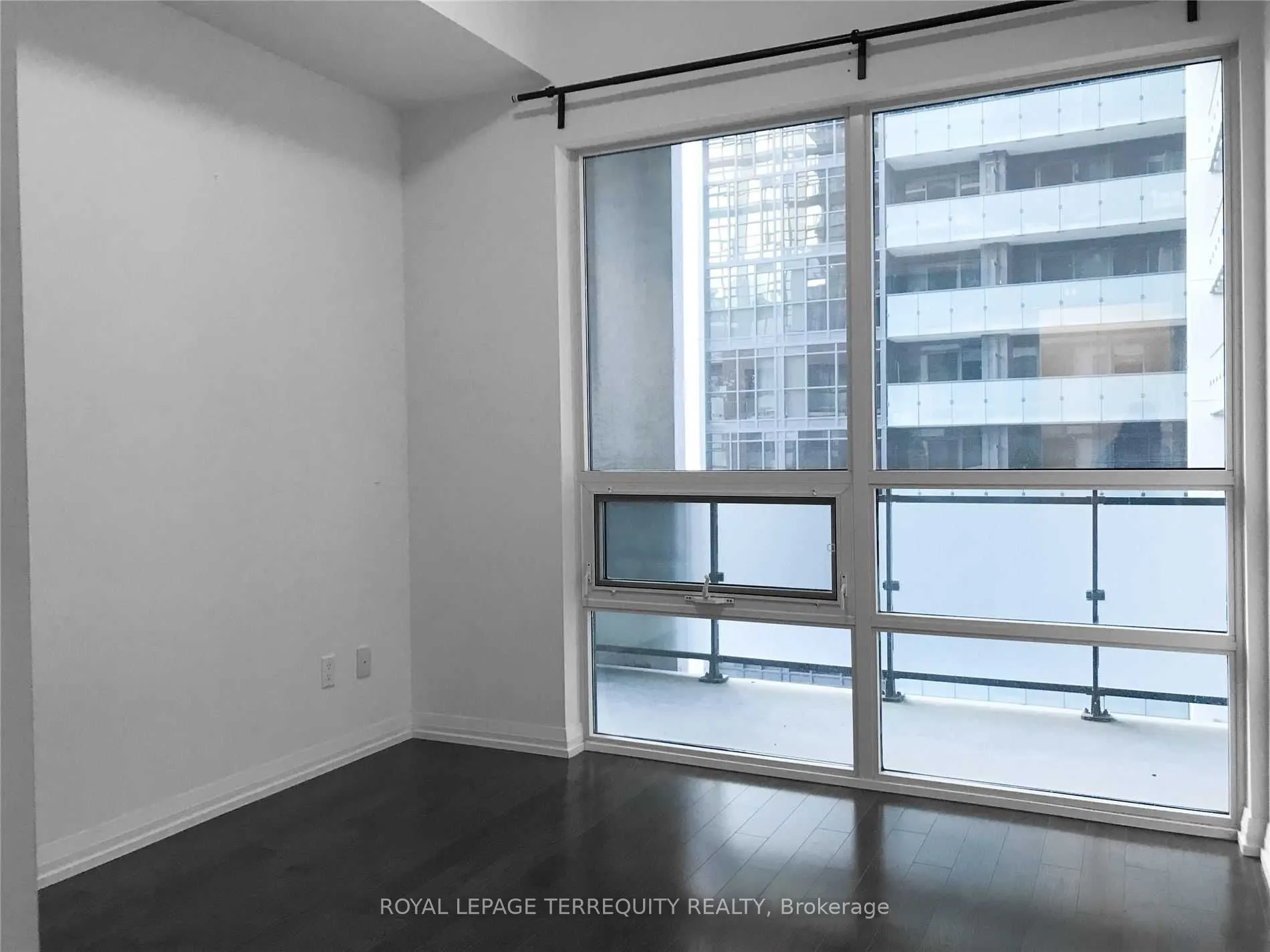 460 Adelaide Street E #801
