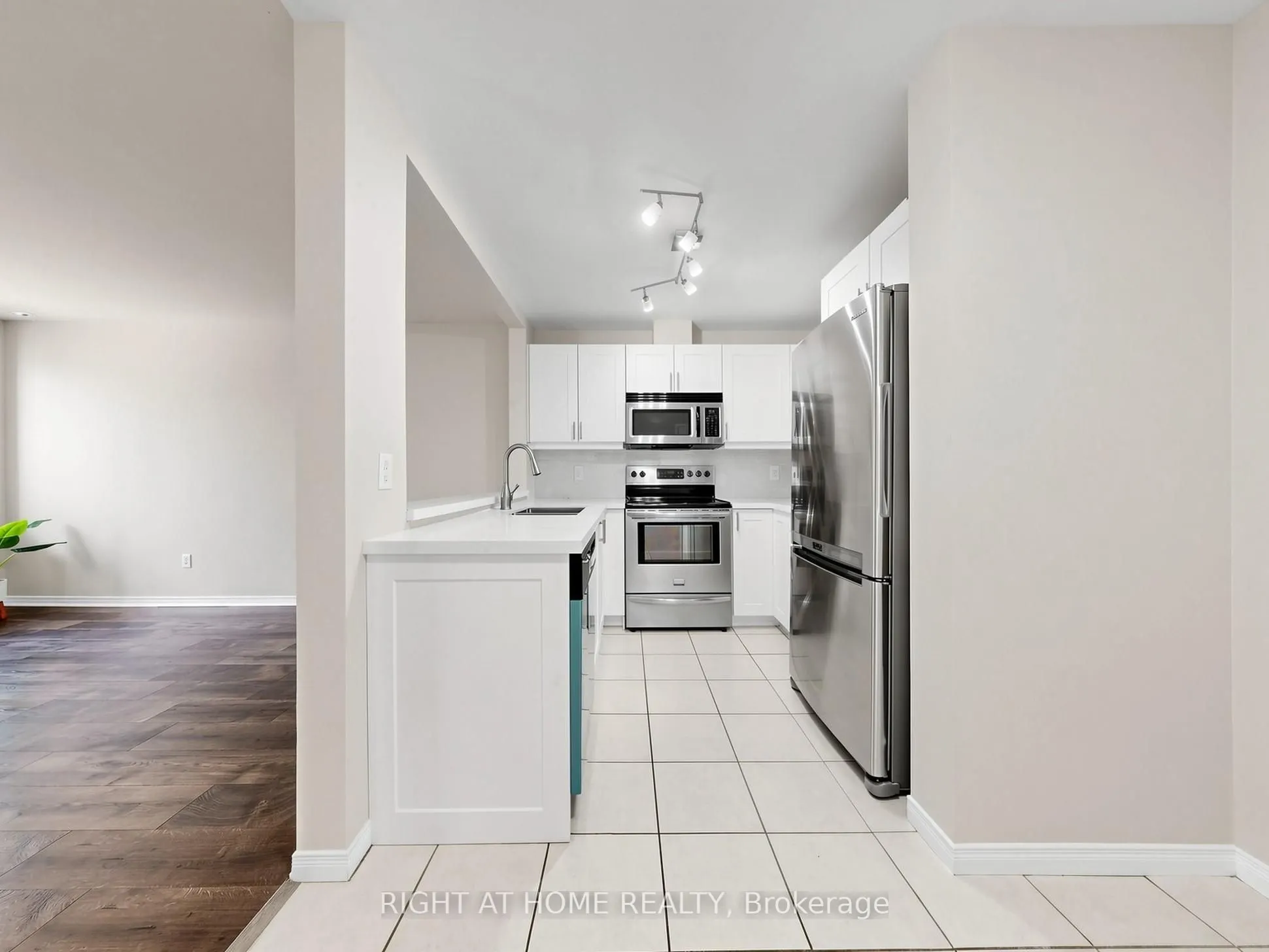 108 Finch Avenue W #A50