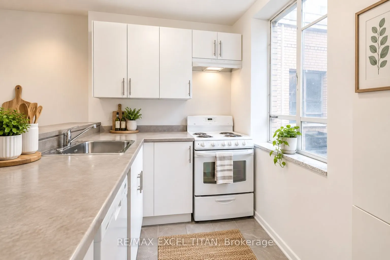 77 Erskine Avenue #111
