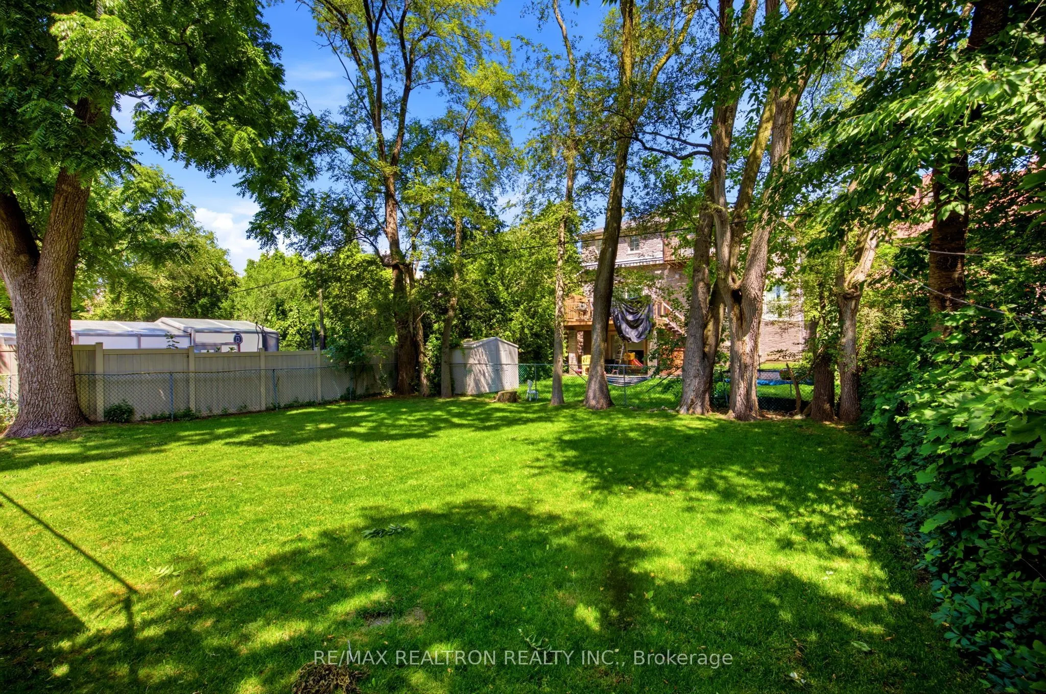 50 Viewmount Avenue