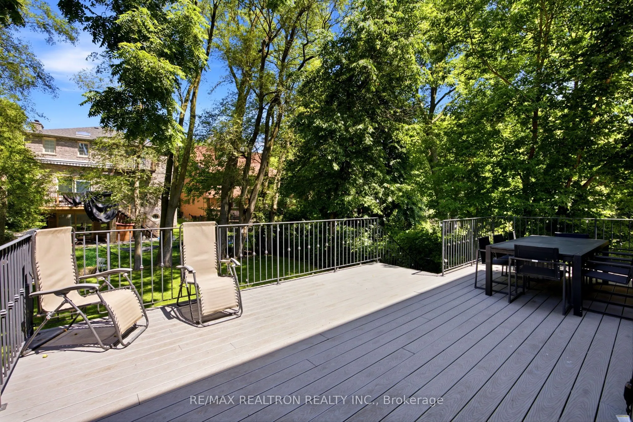 50 Viewmount Avenue