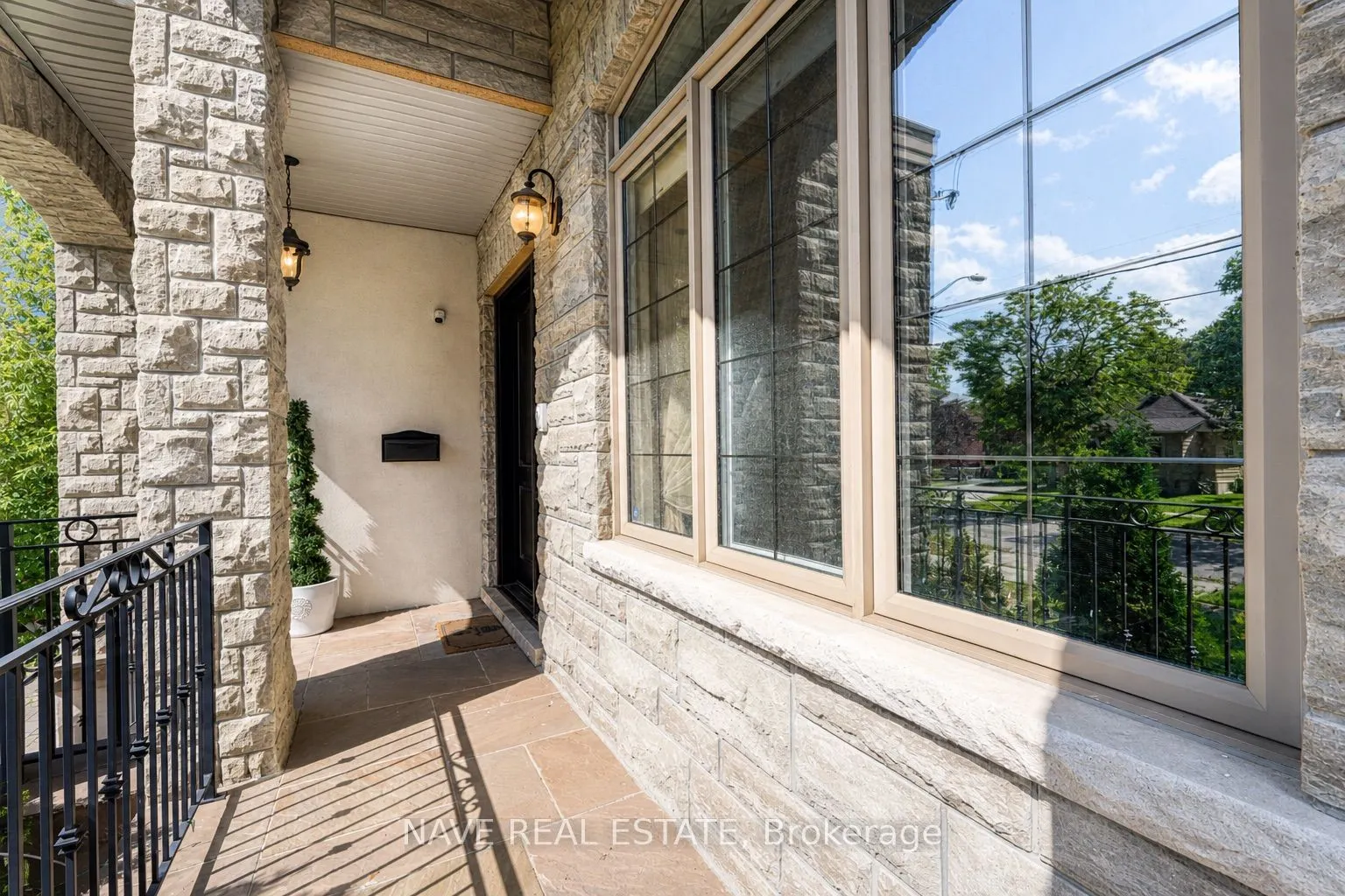 136 Homewood Avenue