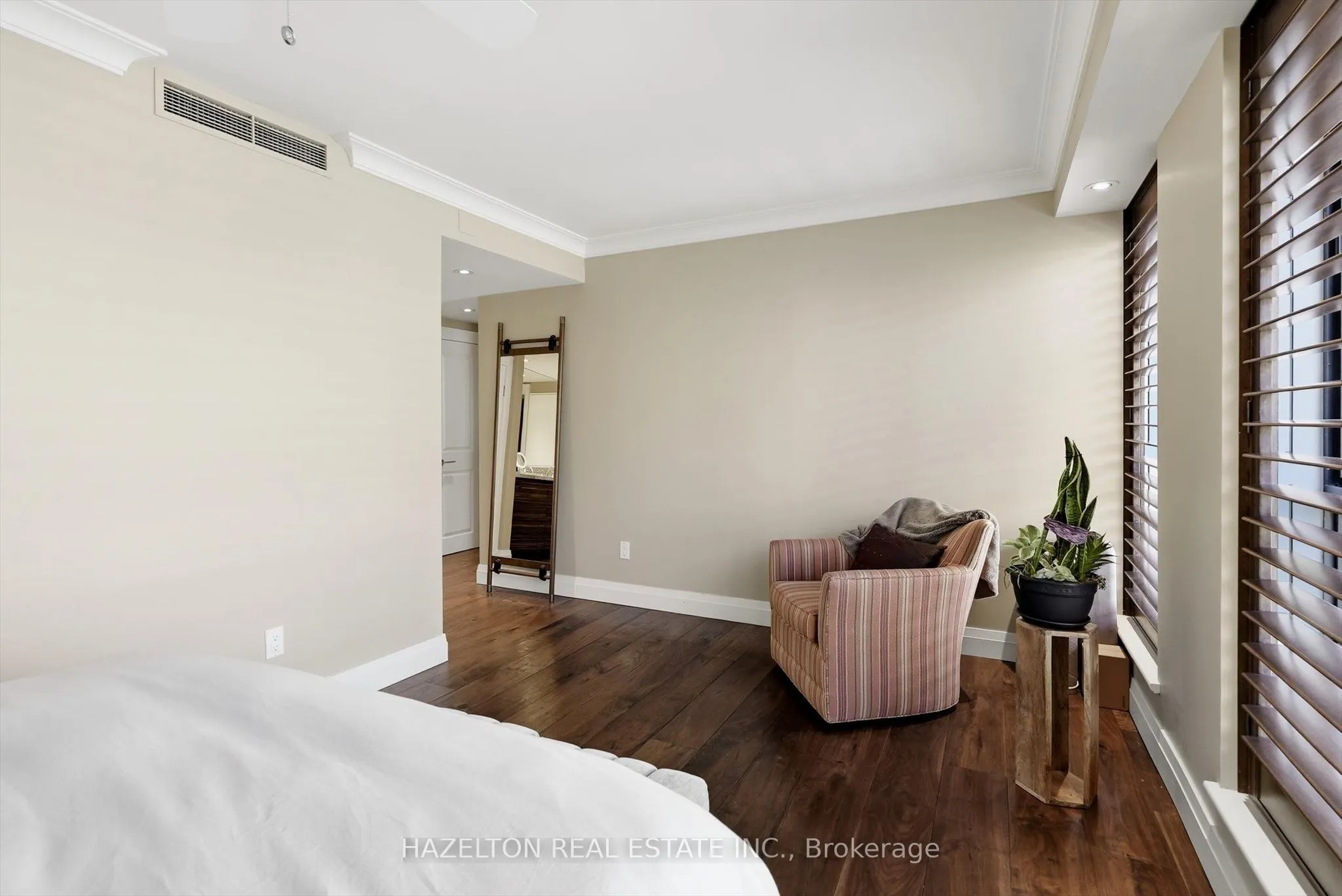 164 Cumberland Street #608