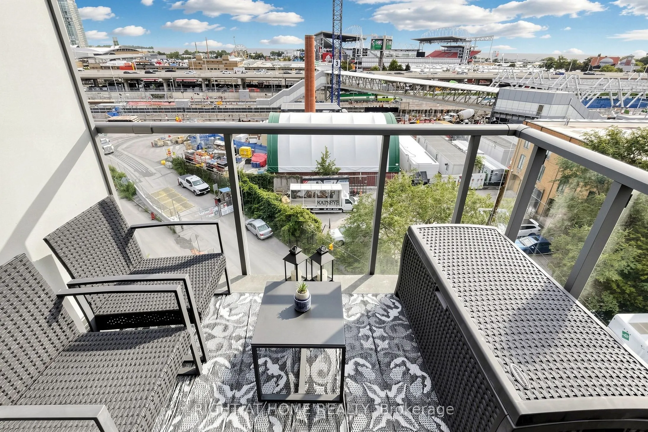 5 Hanna Avenue #510