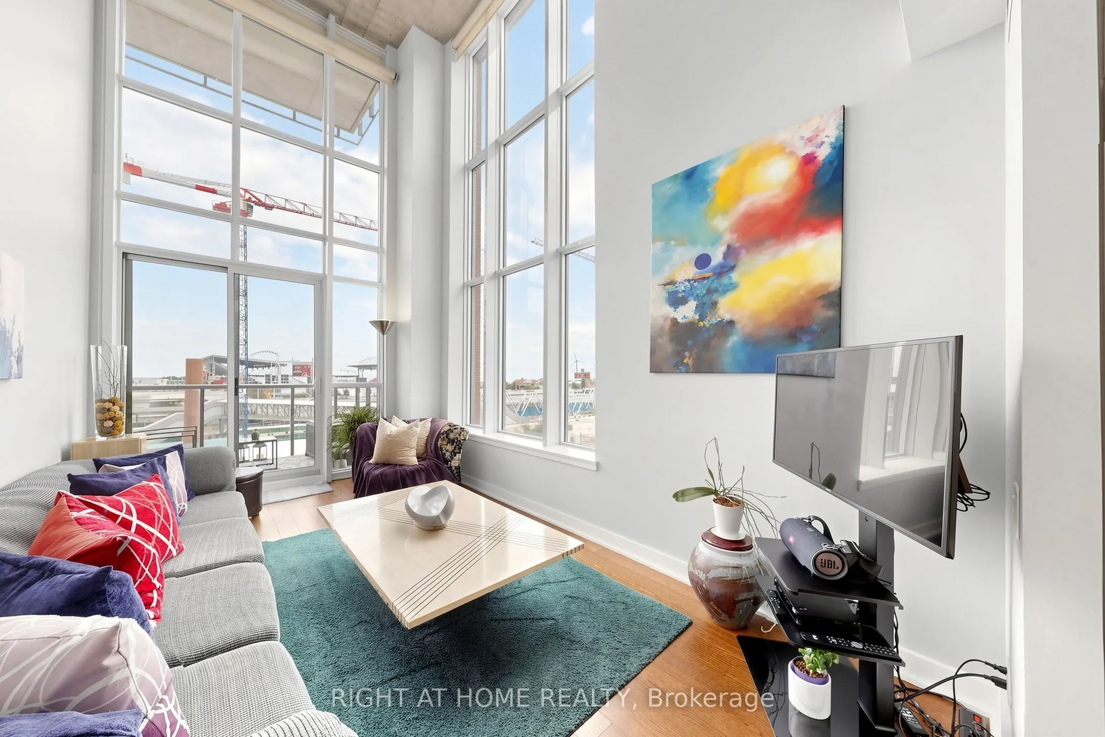 5 Hanna Avenue #510