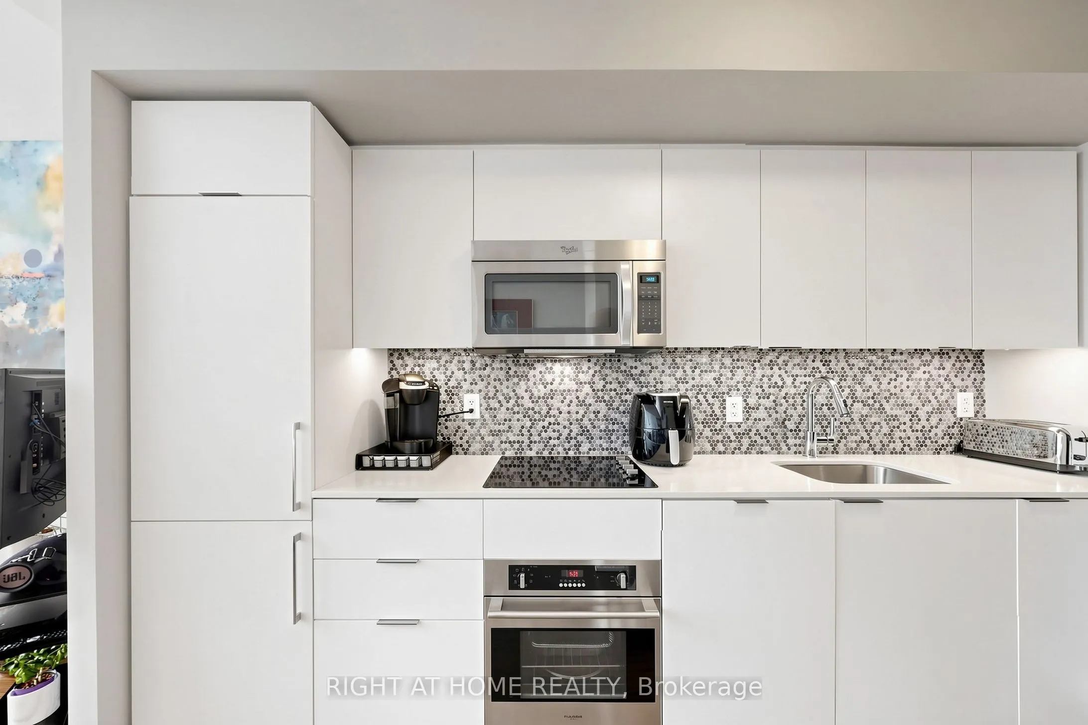 5 Hanna Avenue #510
