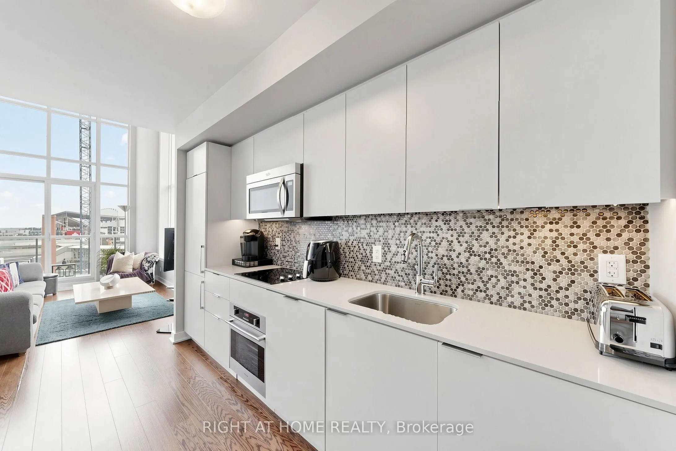 5 Hanna Avenue #510