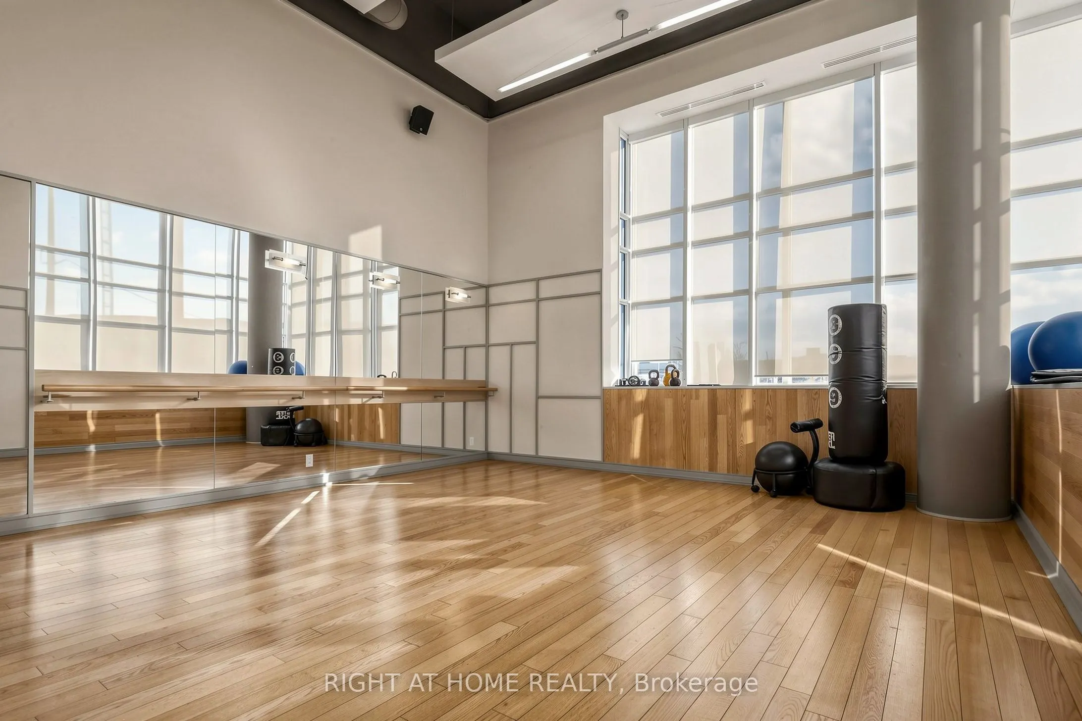 5 Hanna Avenue #510