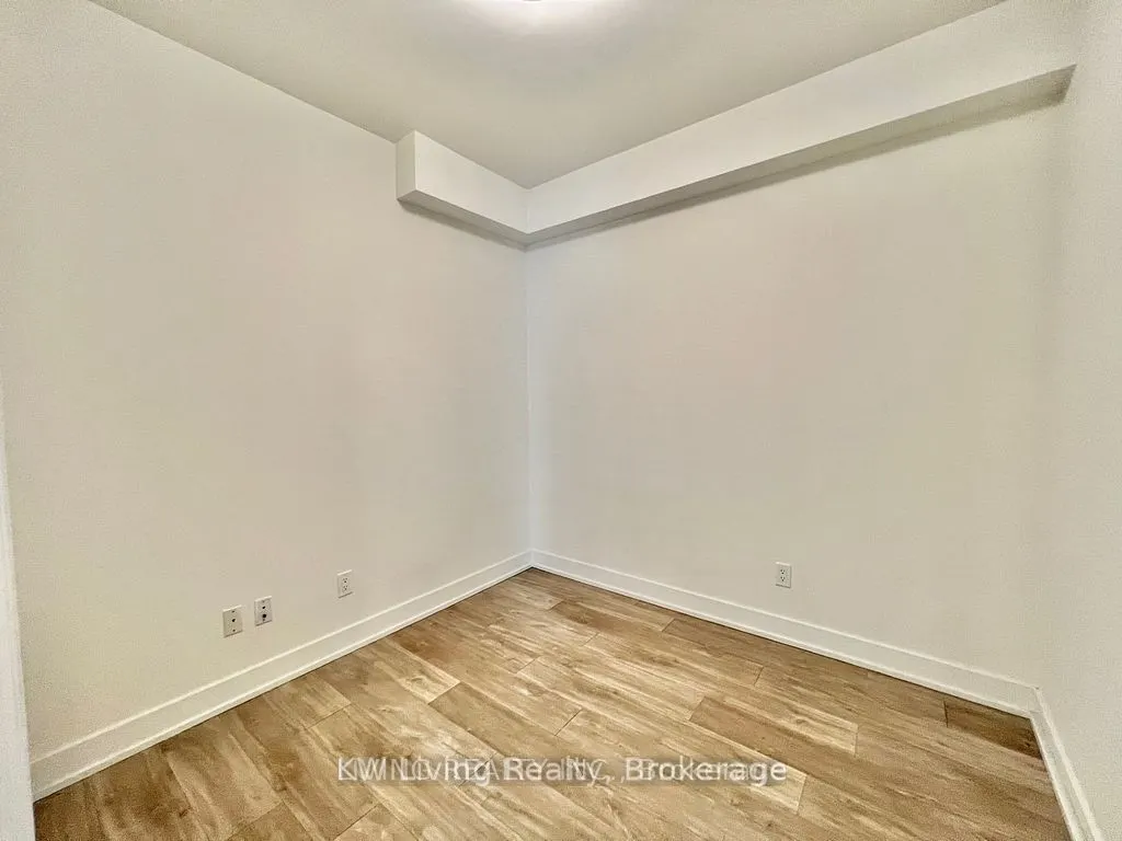 80 Vanauley Street #302
